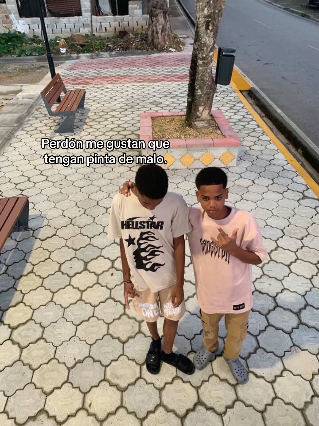 @Lxsther M🧃🕷️