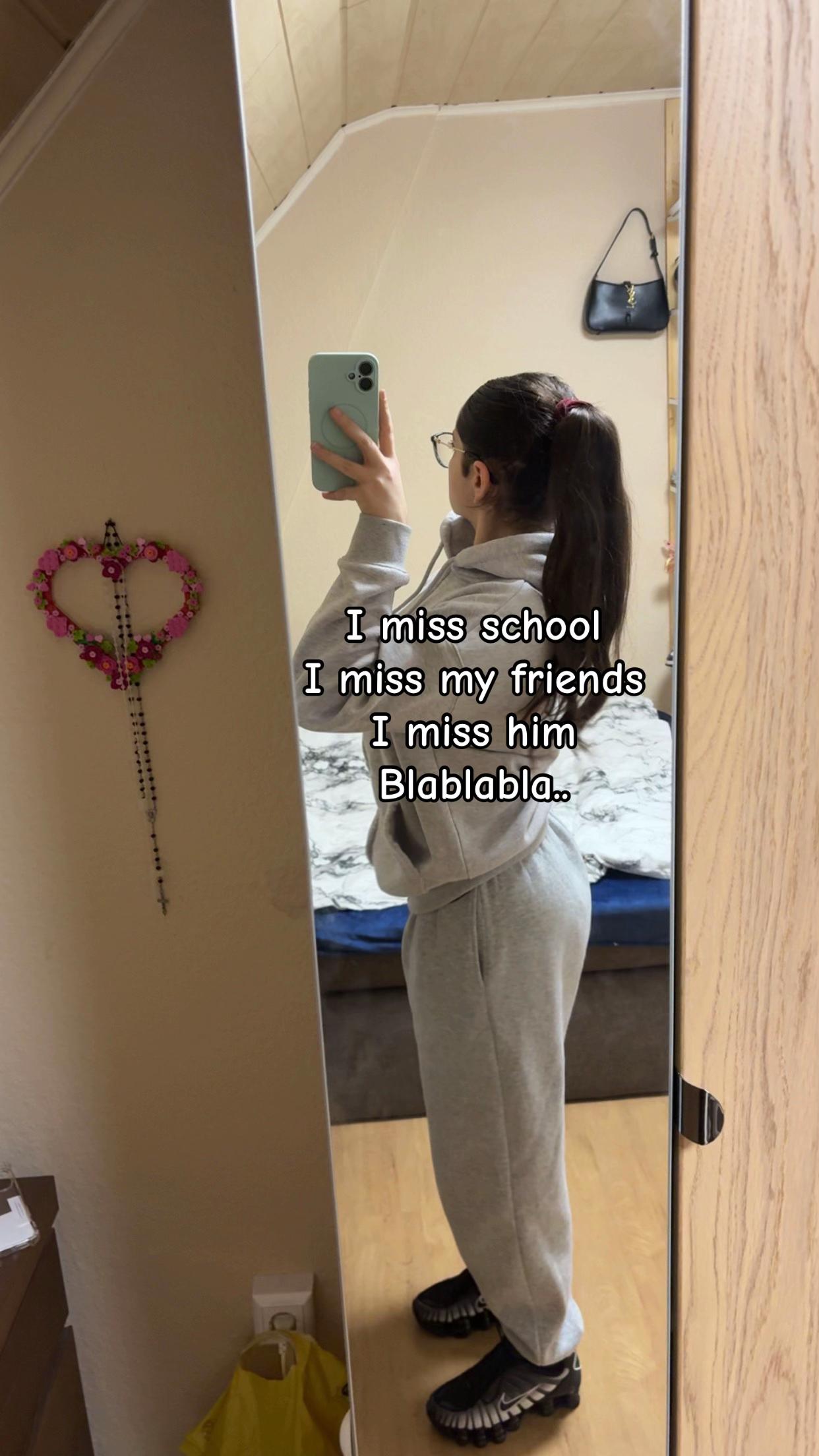 @𝐒𝐚𝐫𝐚♡