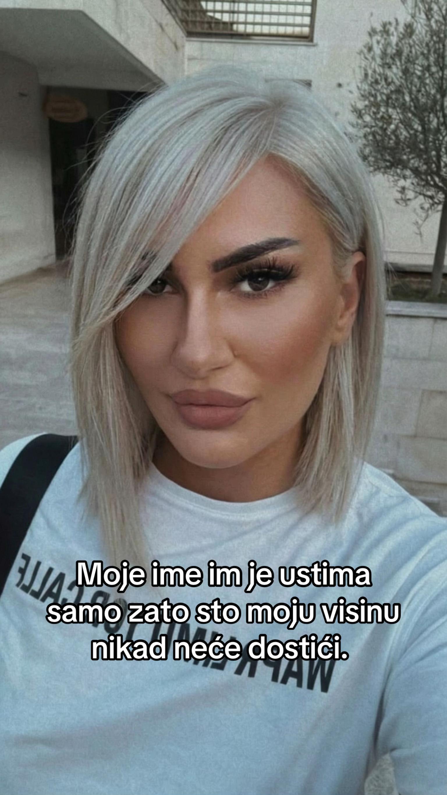@🦋
