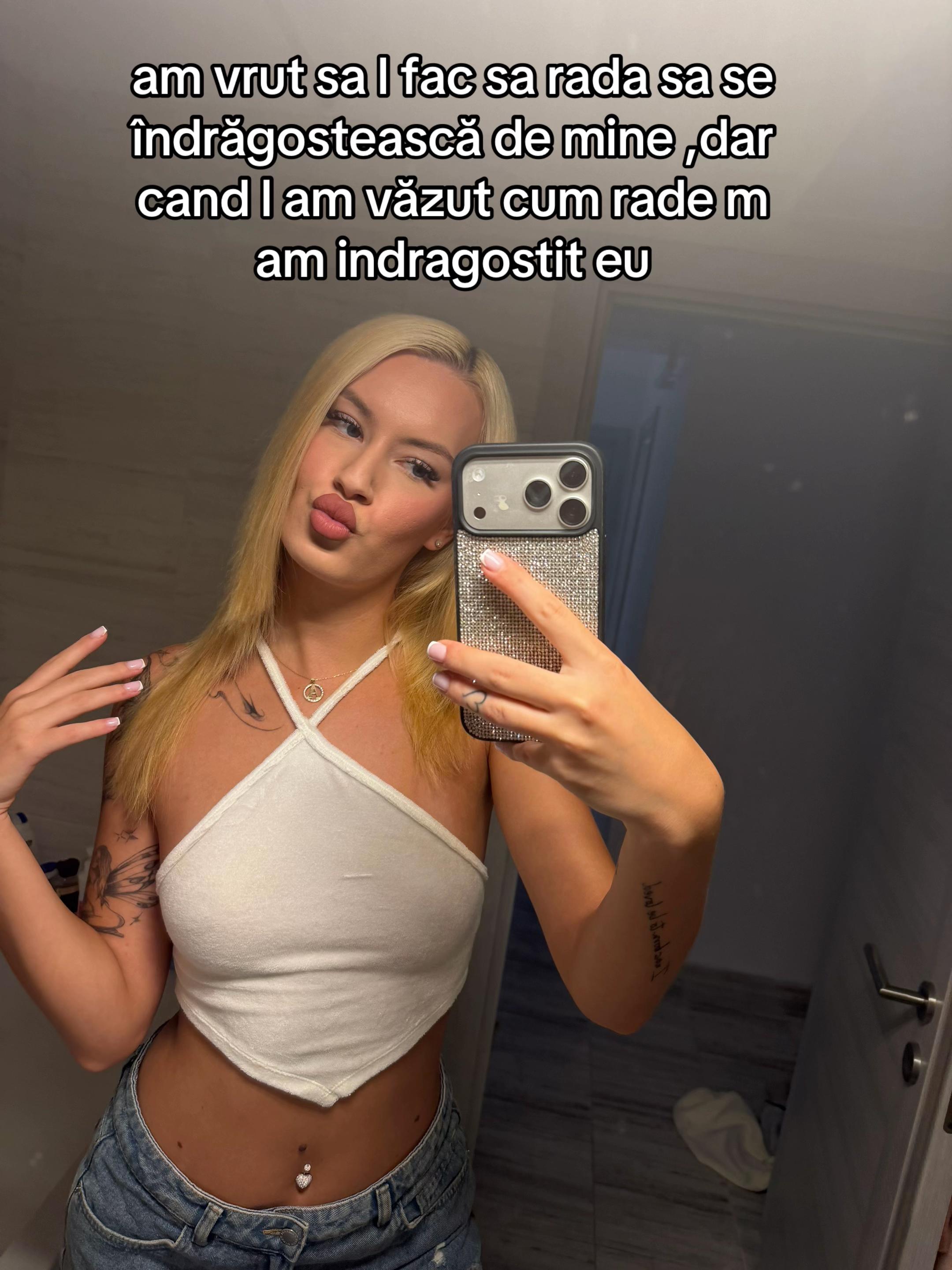 @AlexandraM12