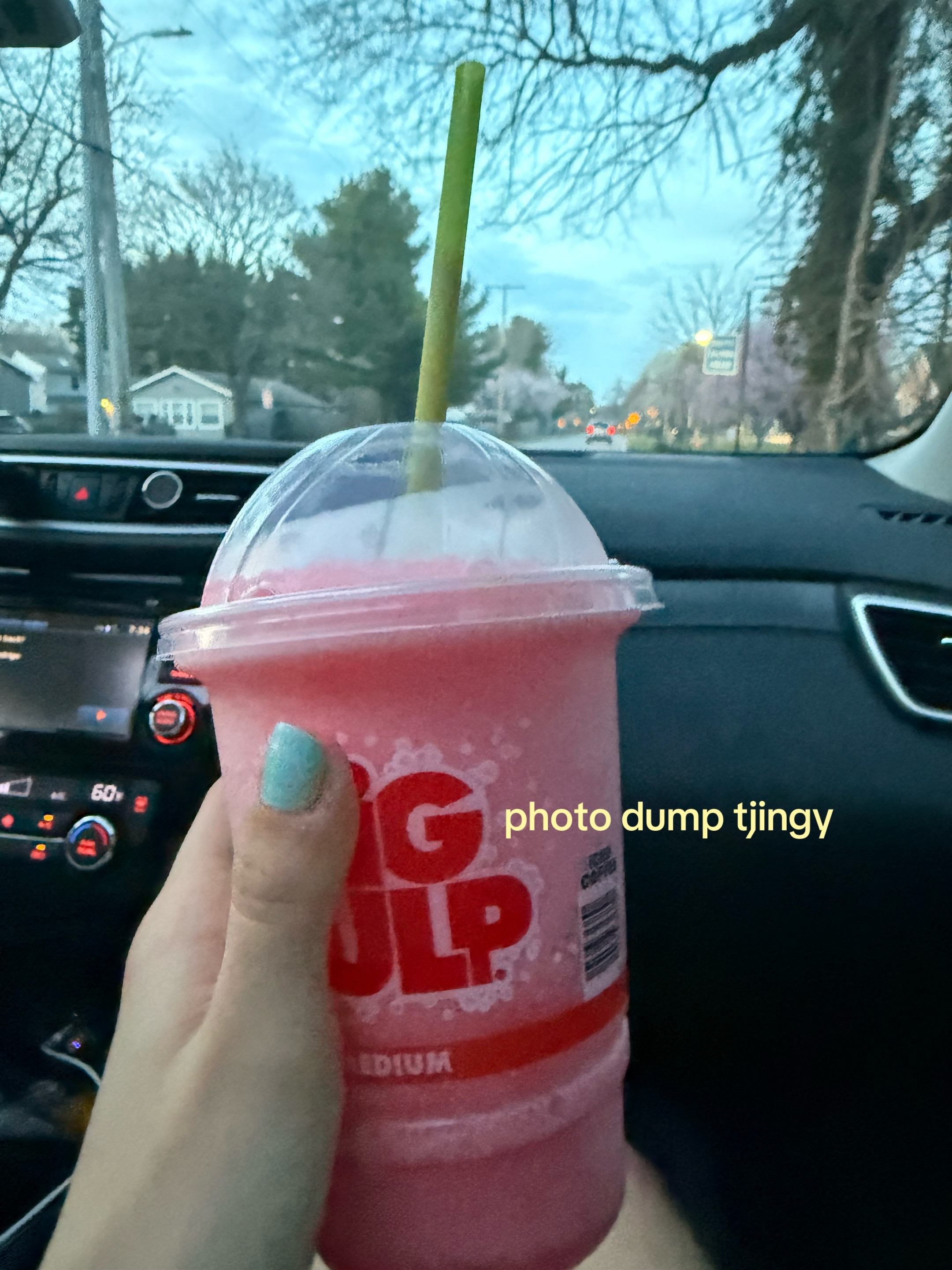 @ᥫ᭡.