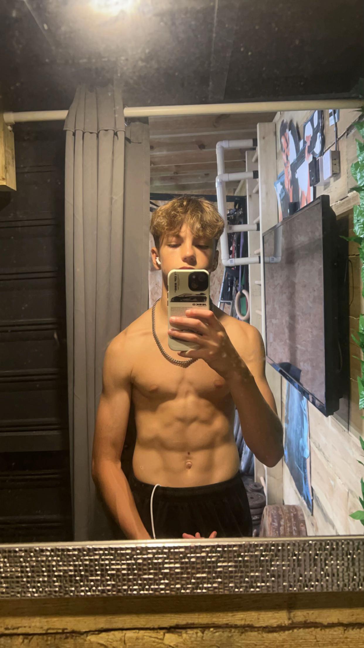 @itzxav🇵🇱