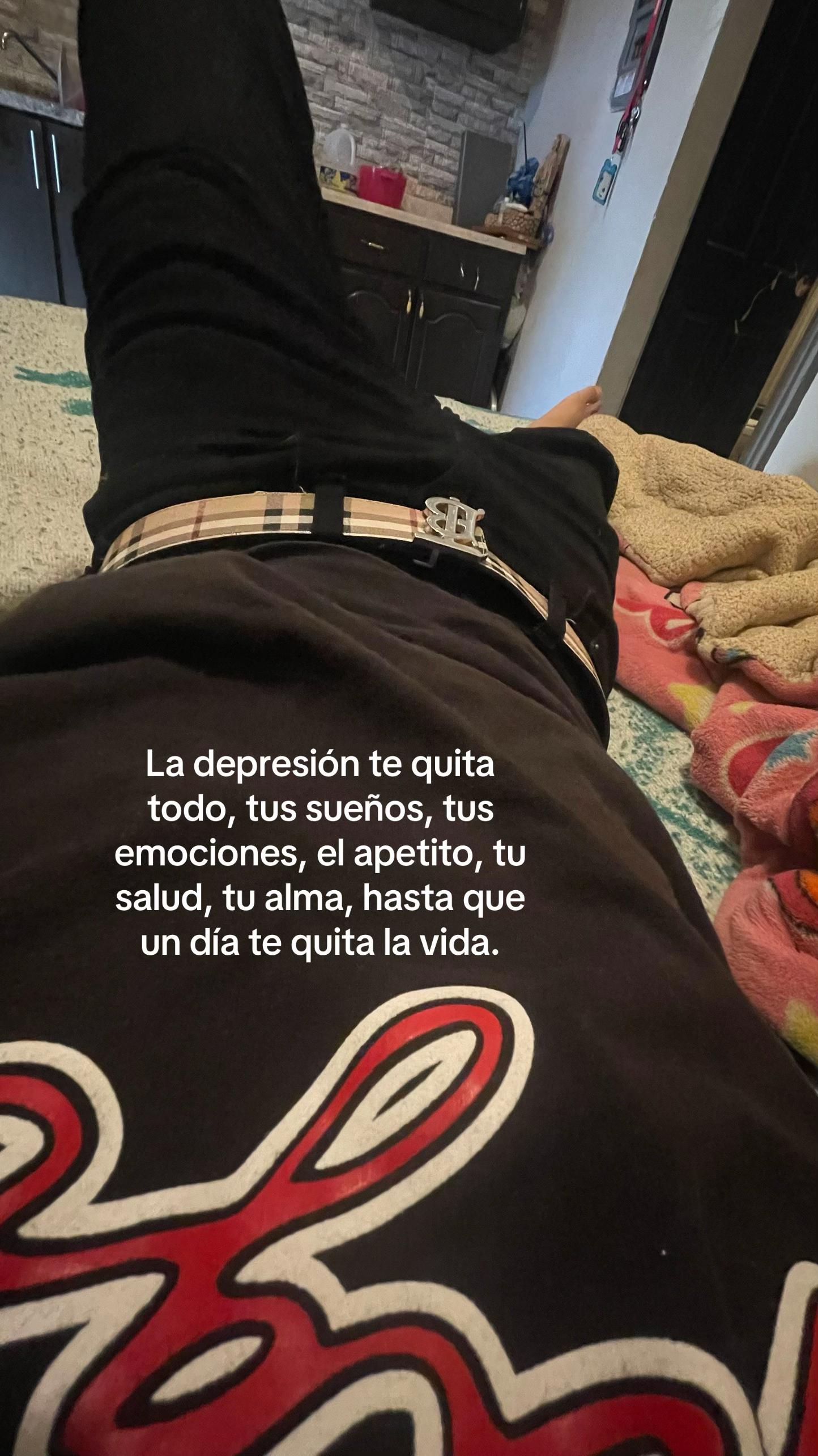 @⃟