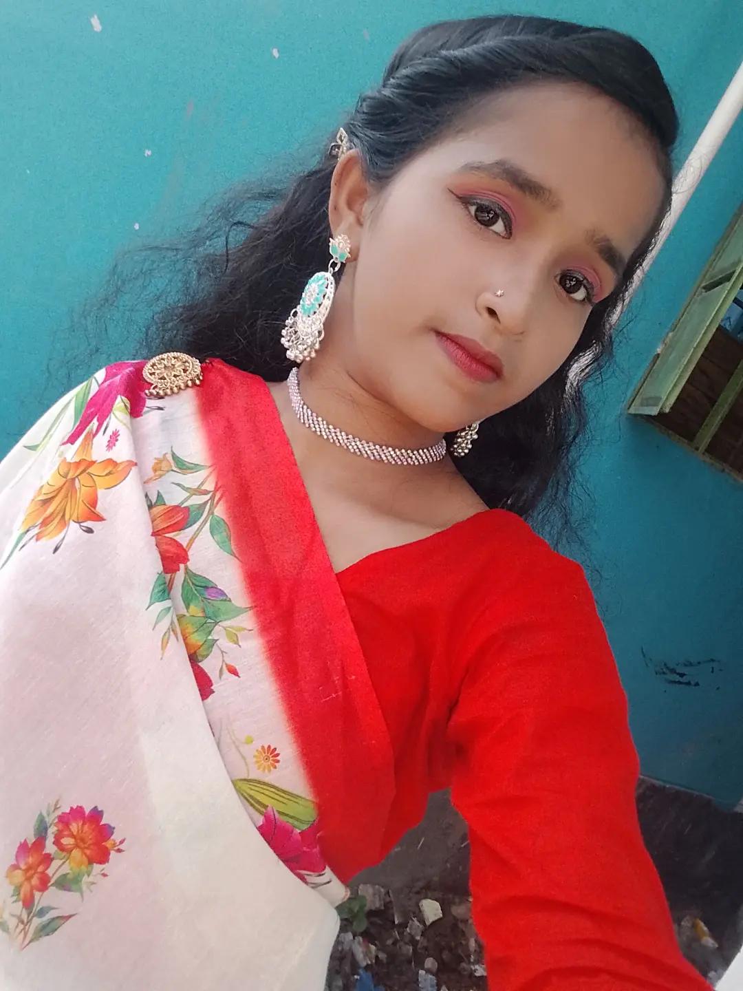 @আম্মুর আদরের মেয়ে