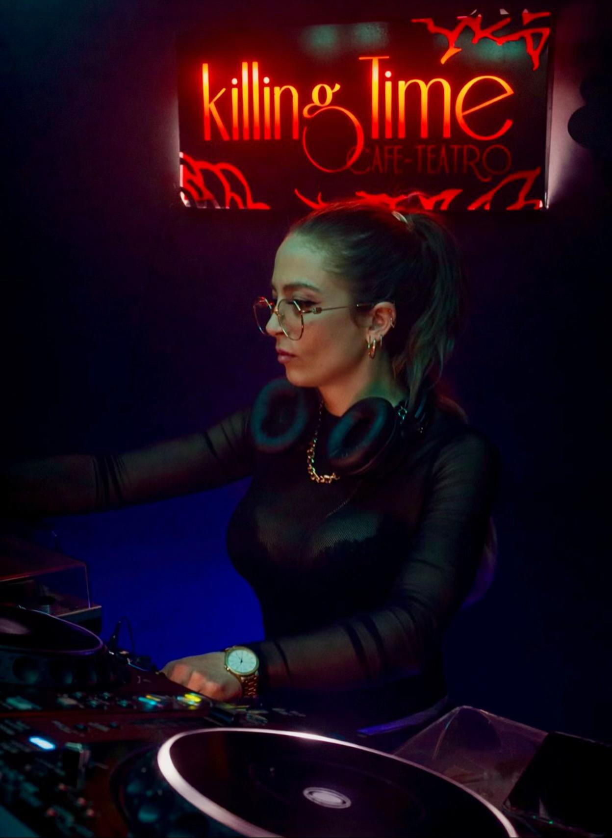 @Emmica🖤 DjDeLuccîa