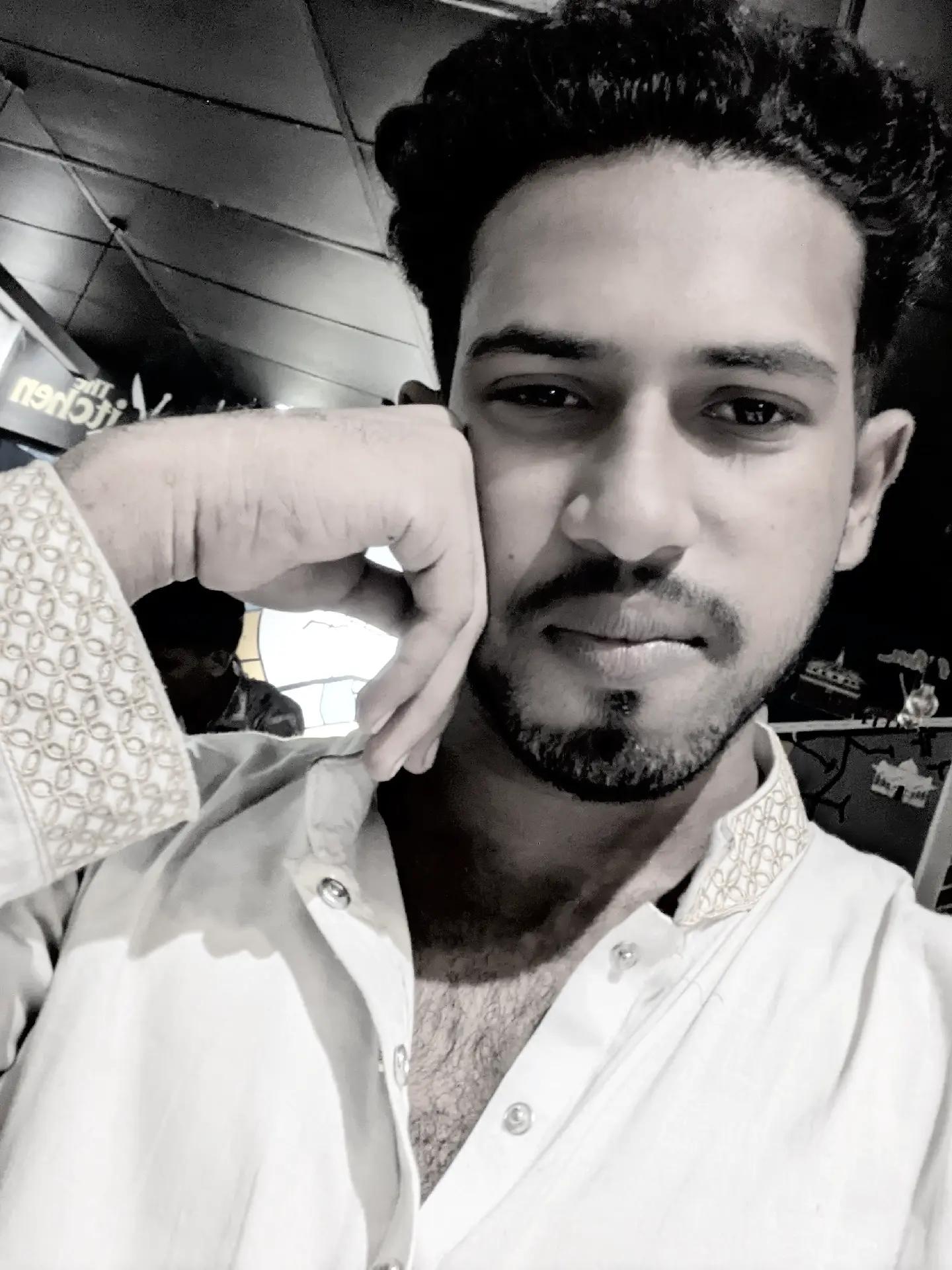 @Saklain'Mustak 🖤💫