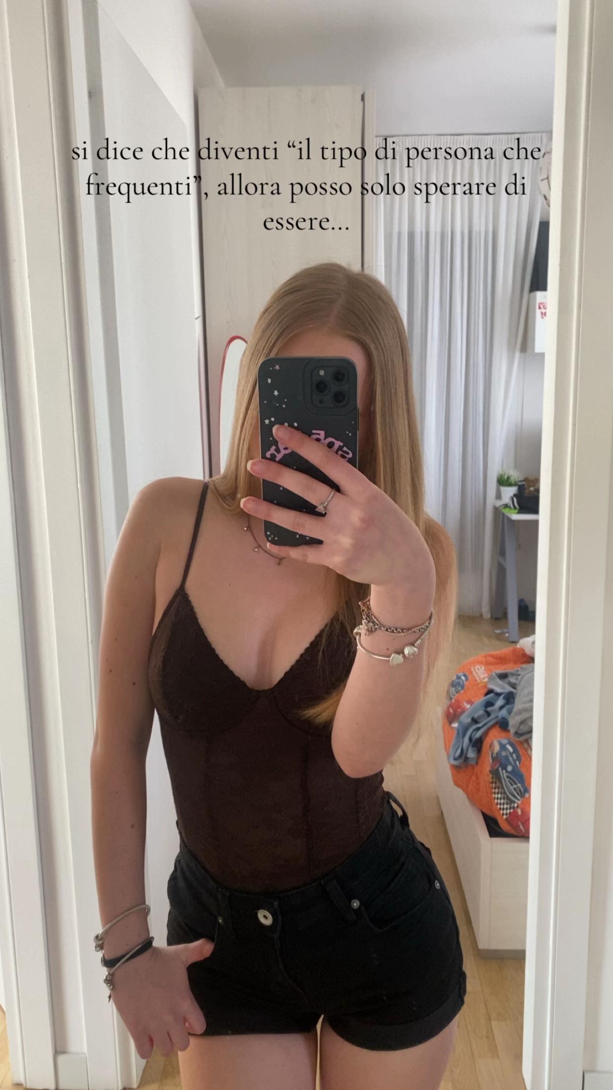 @nicole👻💕