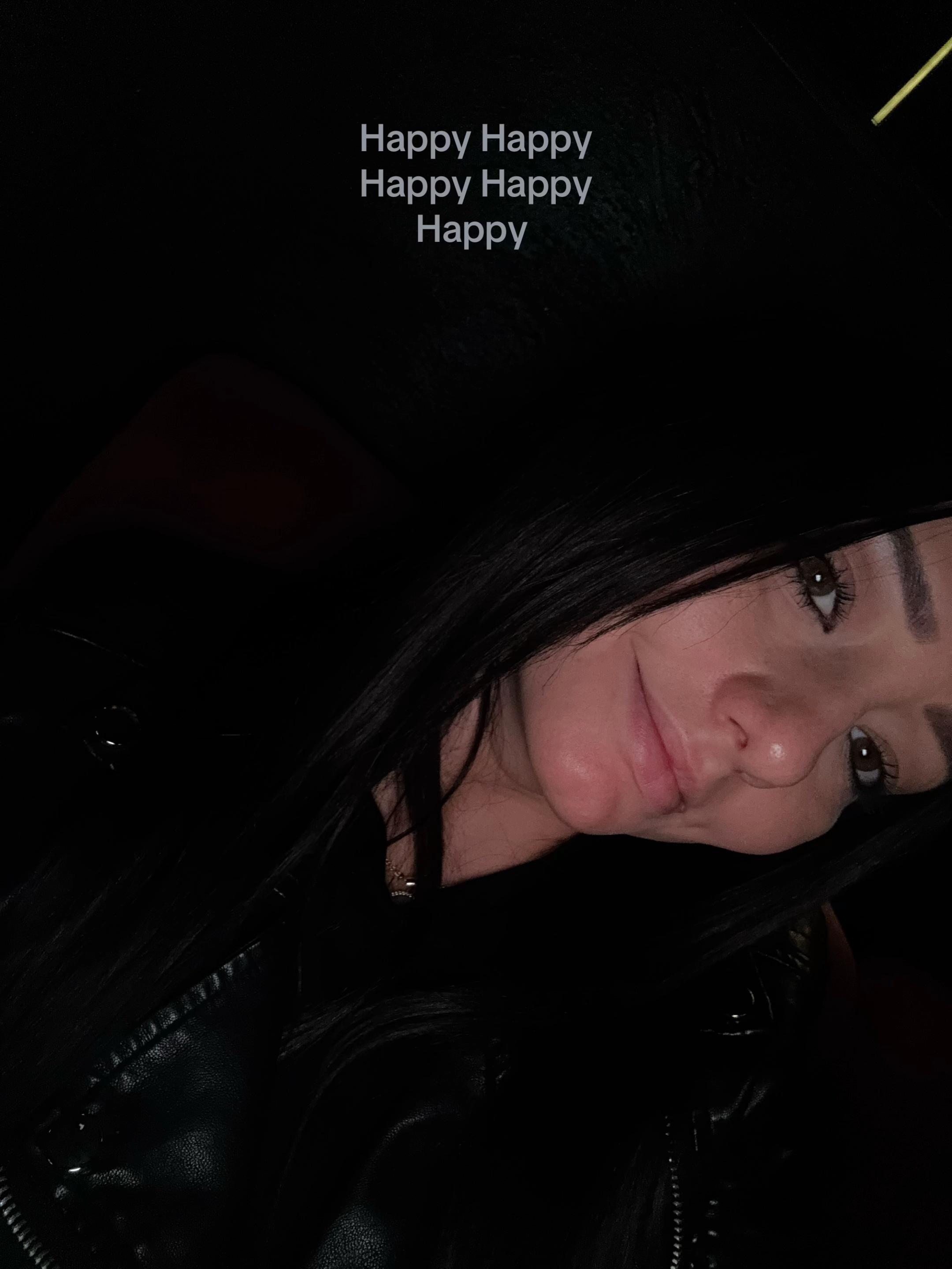 @Chiqui_22_