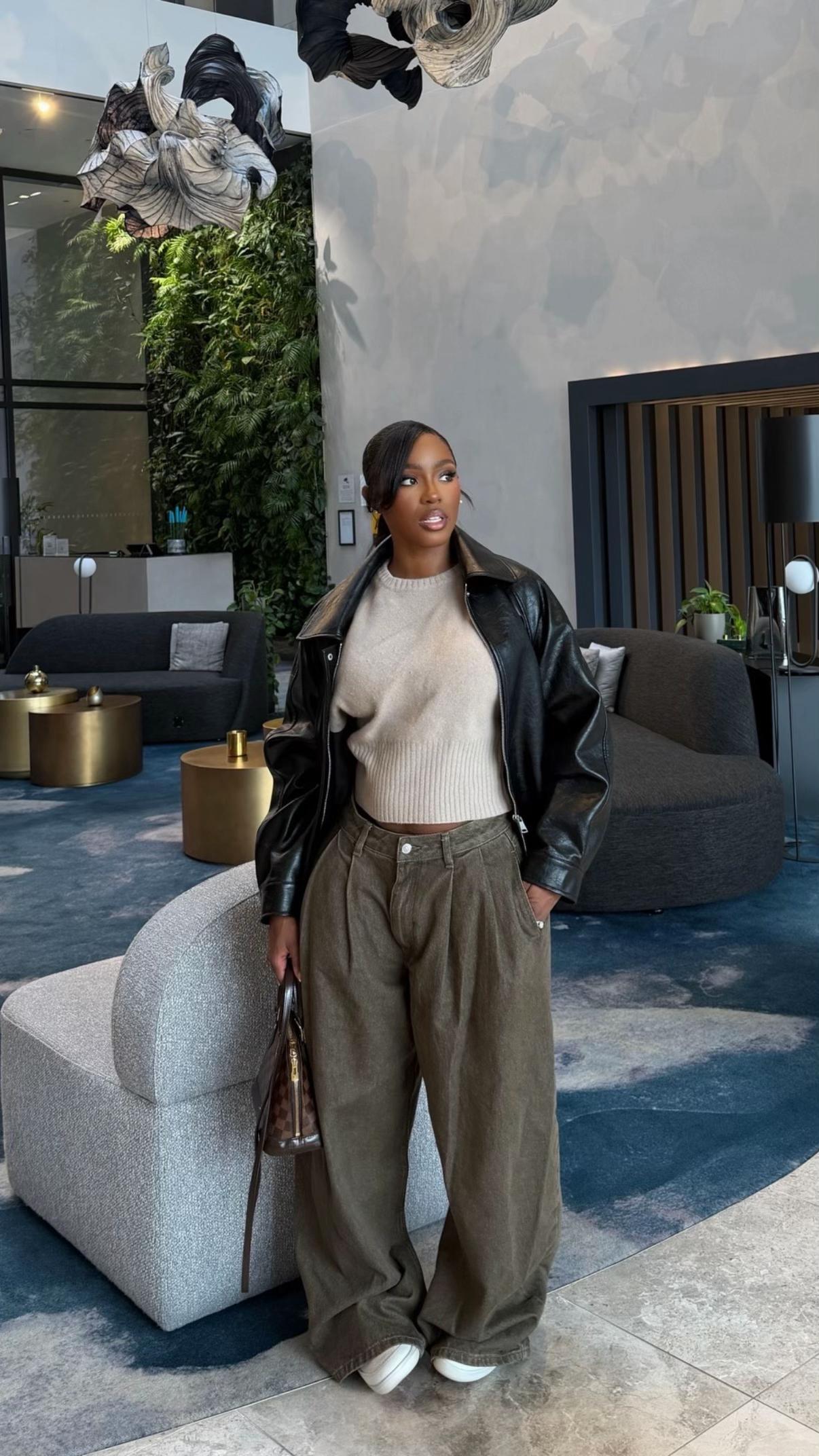@Lala