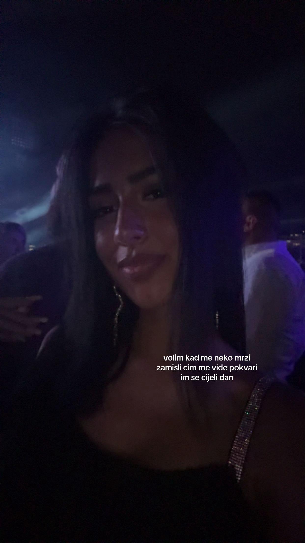 @𝐧