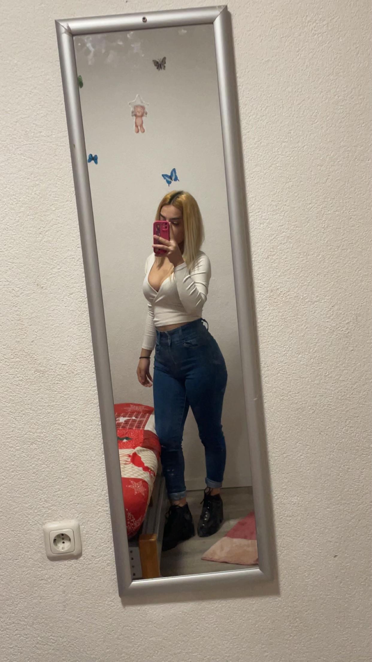 @blondes M&auml;dchen ❤️&zwj;🔥🥰