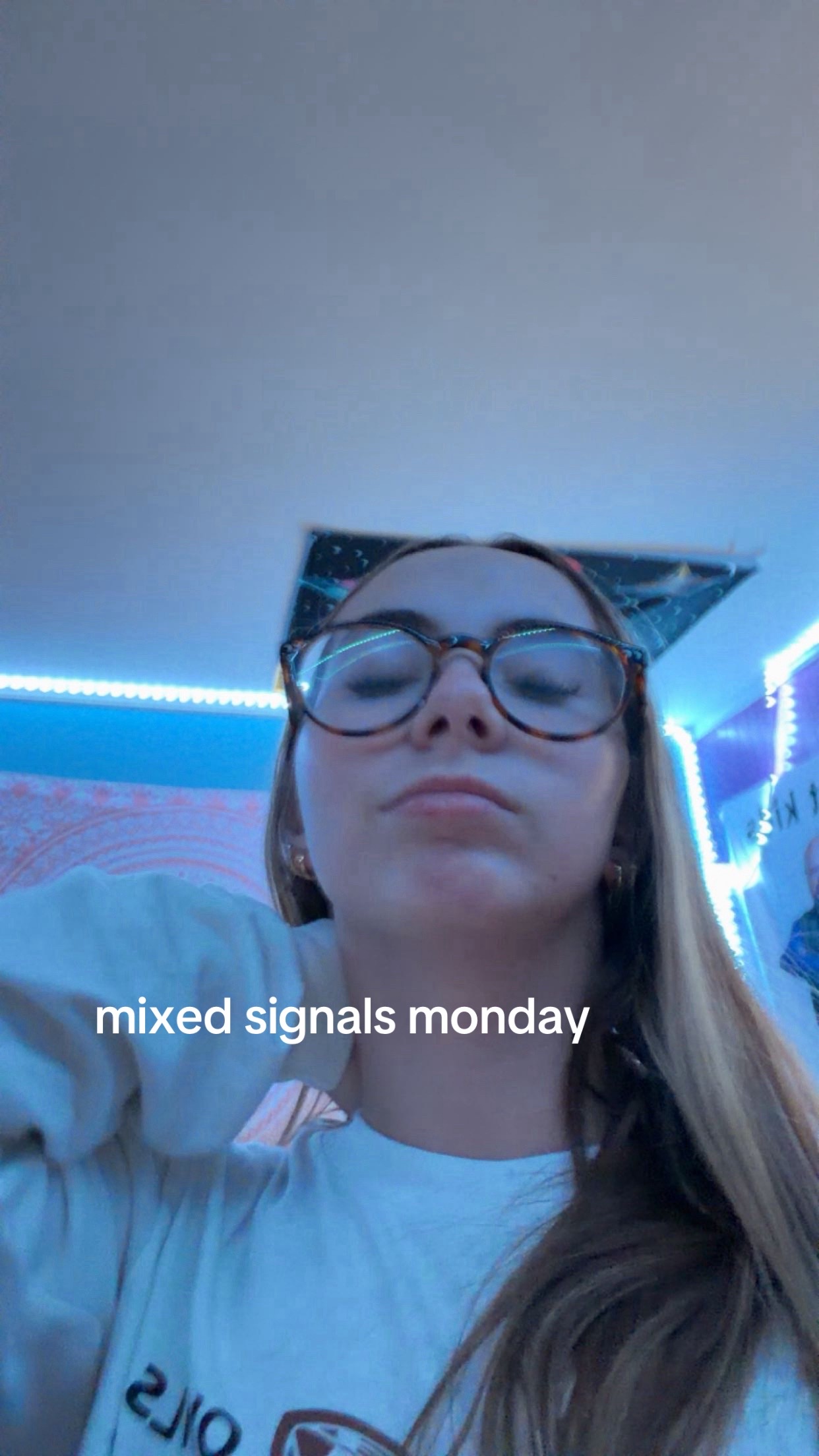 @???