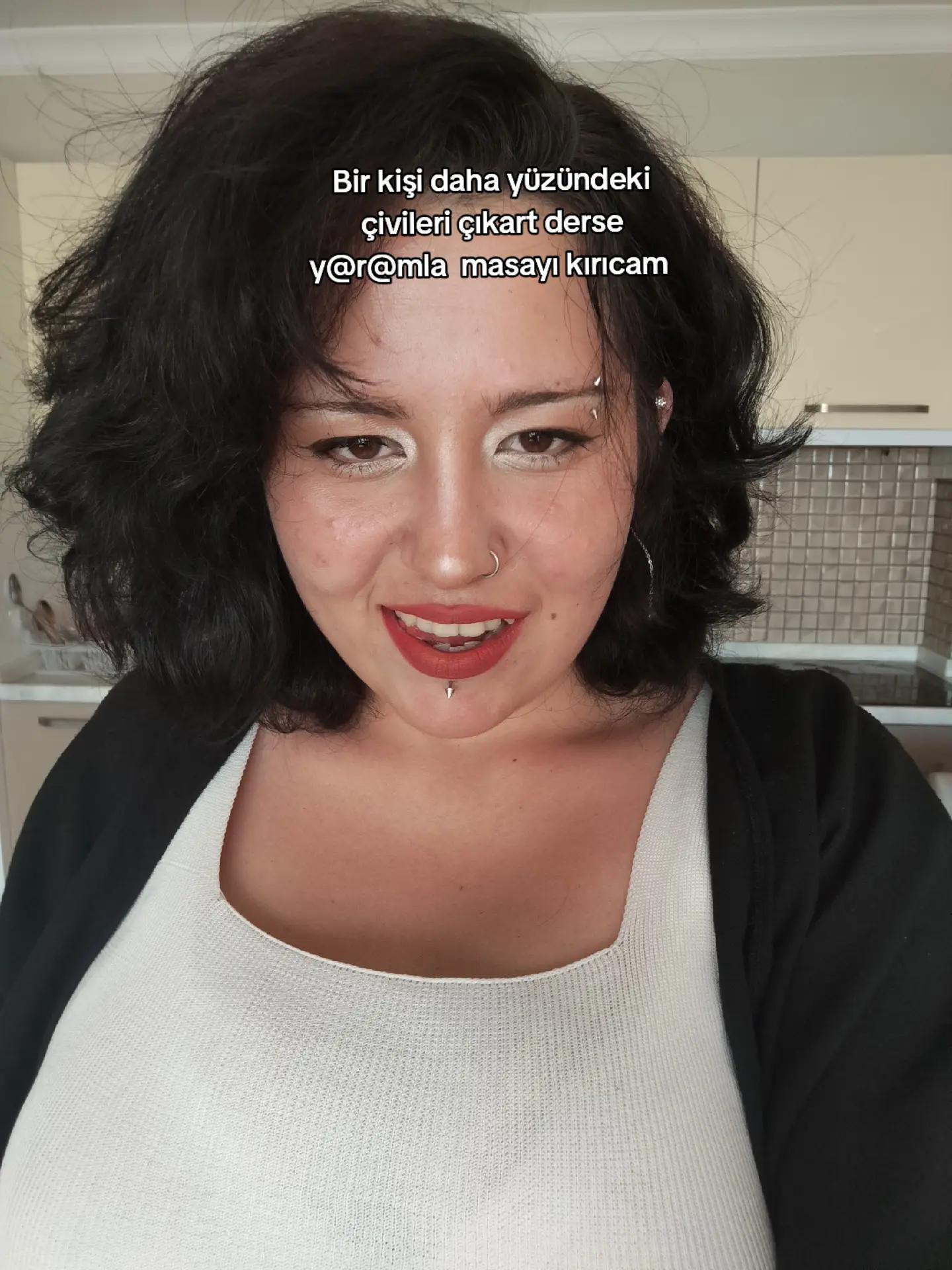 @🦦