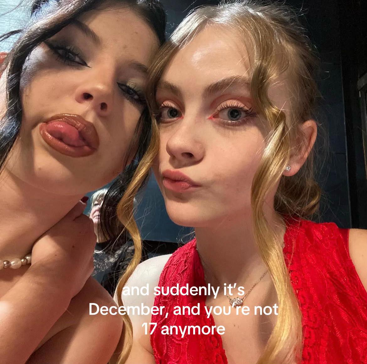 @𝐿𝒾𝓋𝒾𝓃𝑔 𝒹𝑜𝓁𝓁 🐇