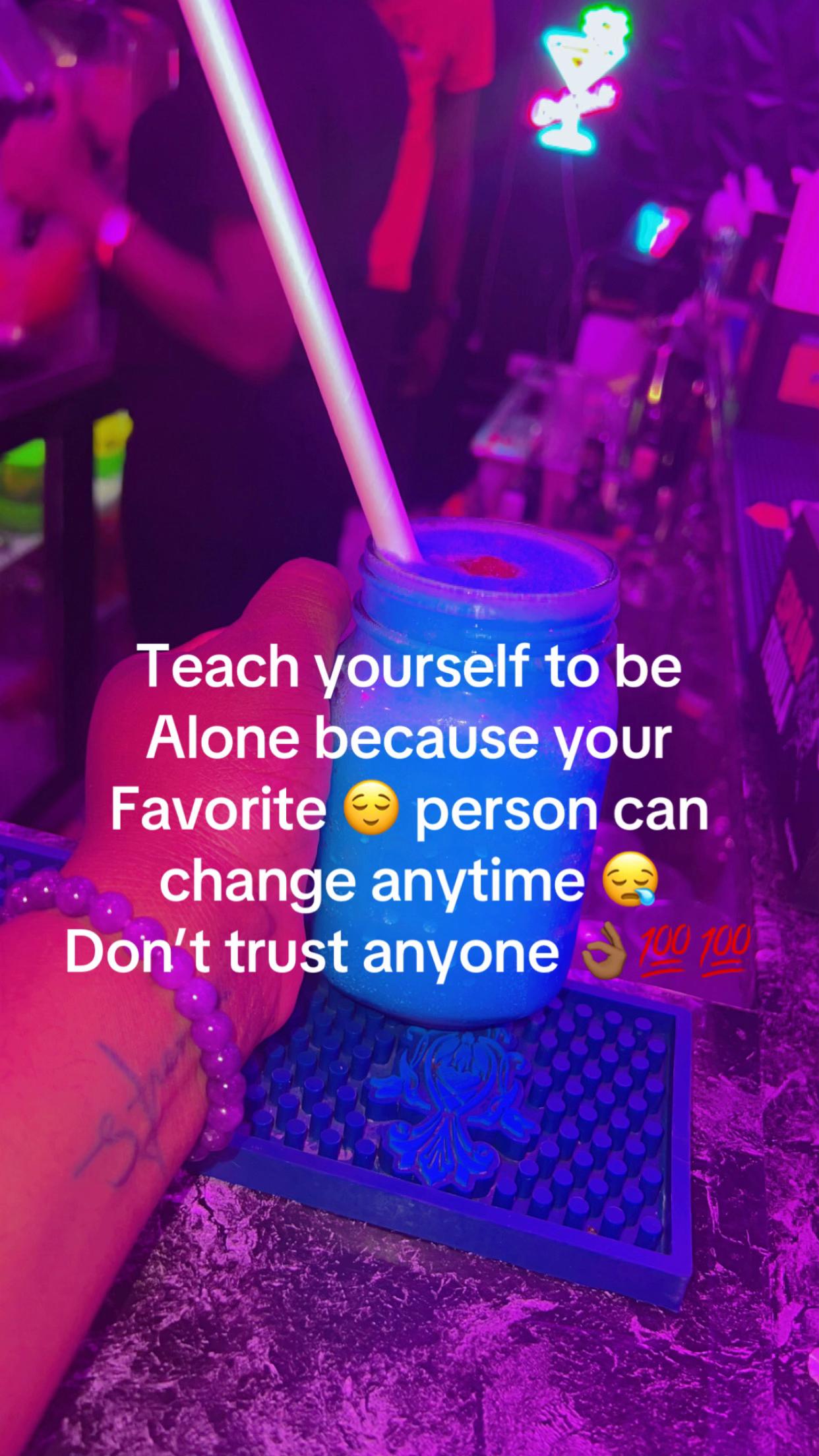 @Sapphire🇯🇲🏳️🌈