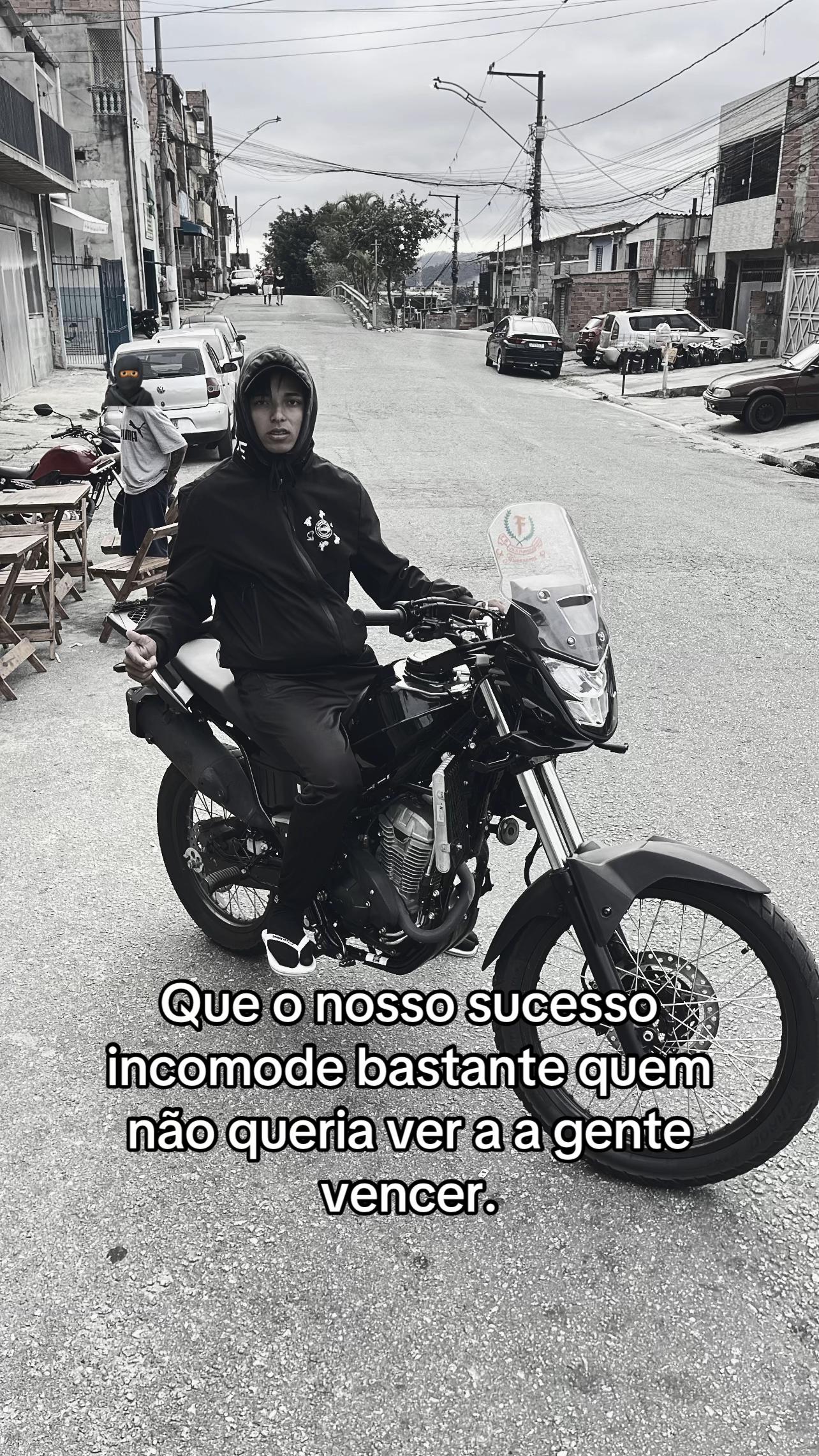 @neooroze