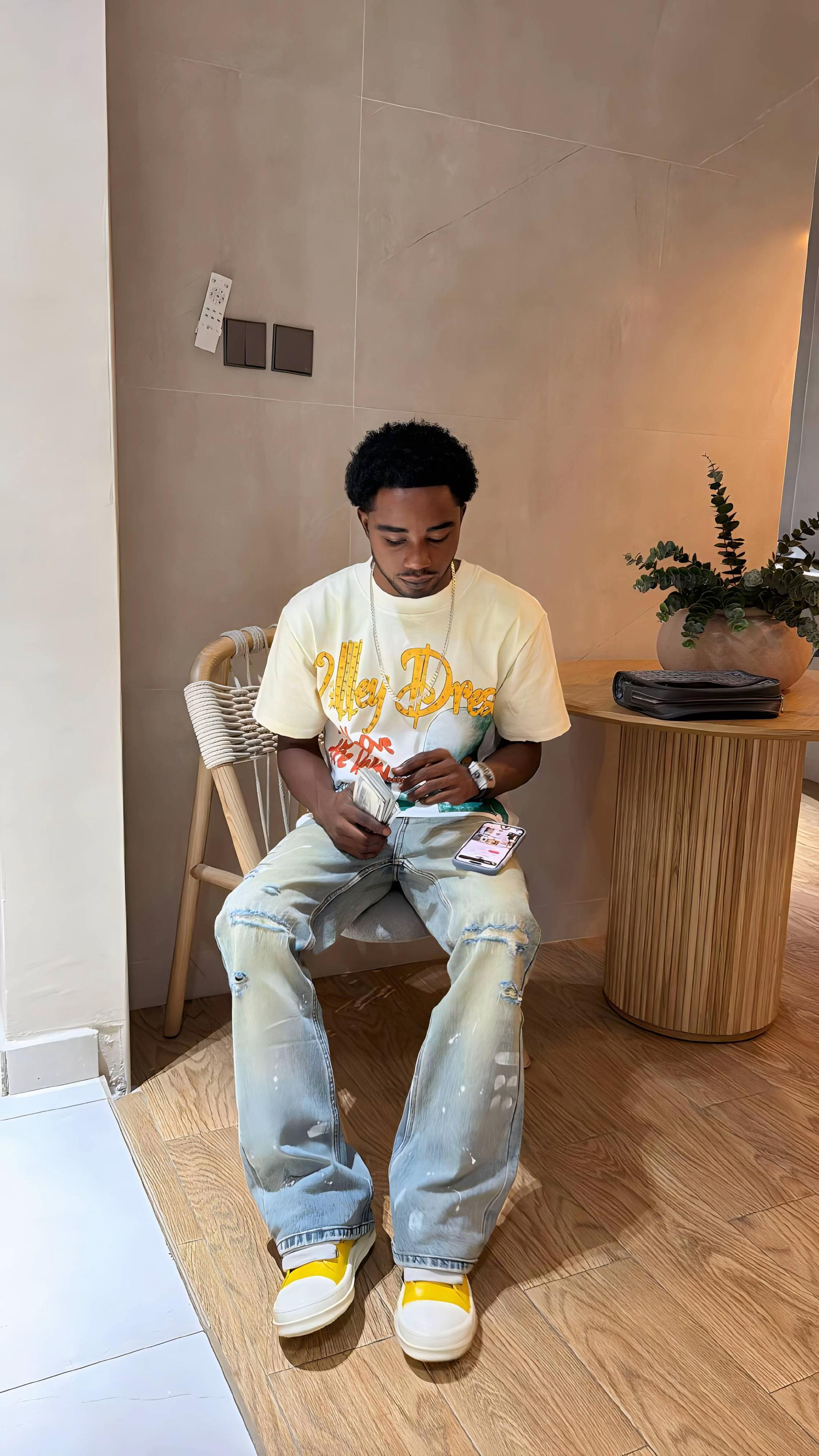 @Kwesi Smile💸