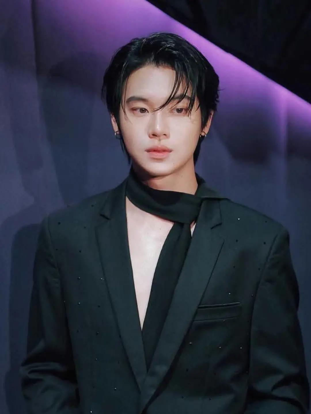 @๐ต{๐ท๐๐๐•๐๐๐๐๐๐}๐ต