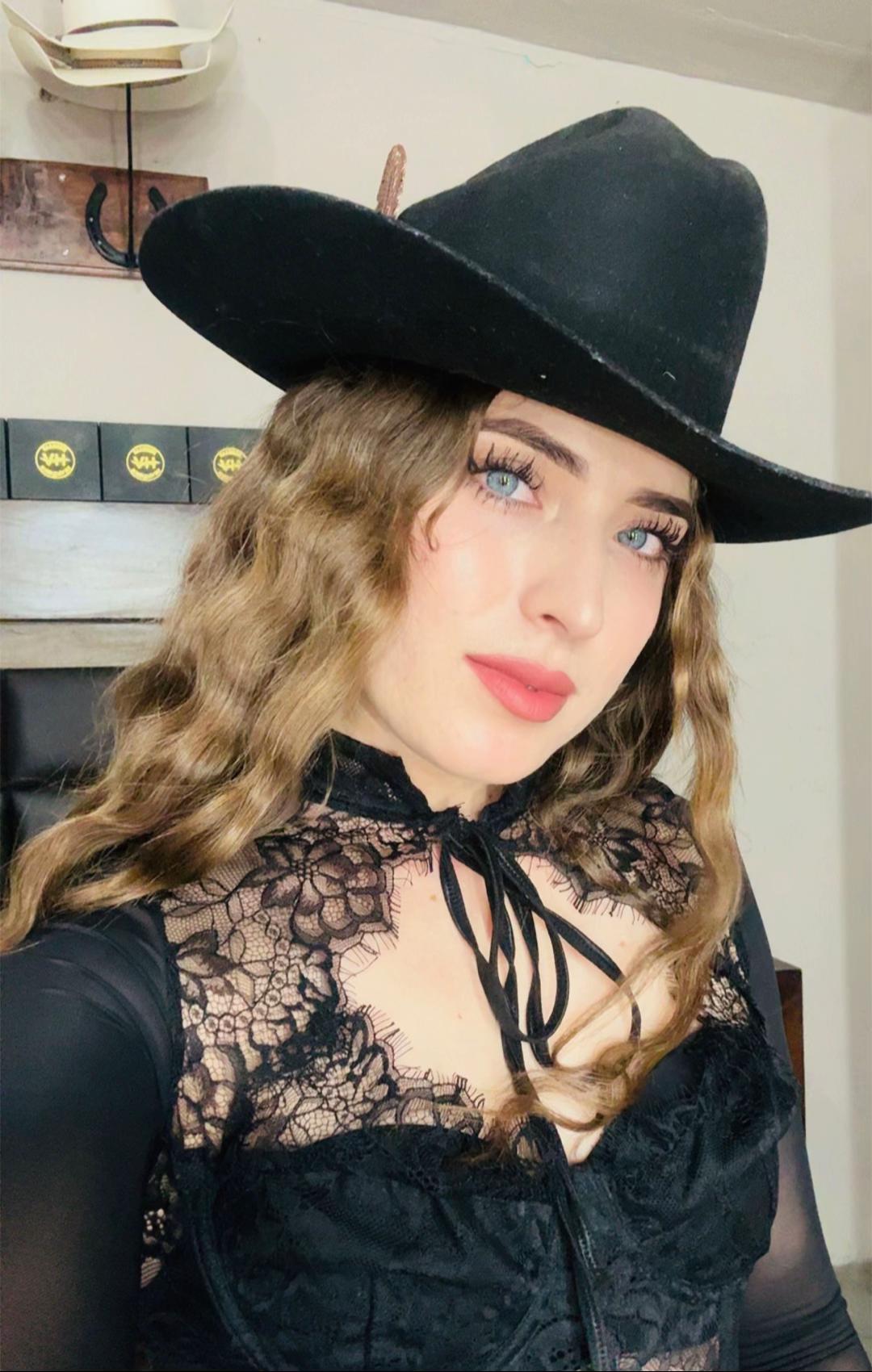 @Ashley Valdez🧿Barbie vaquera