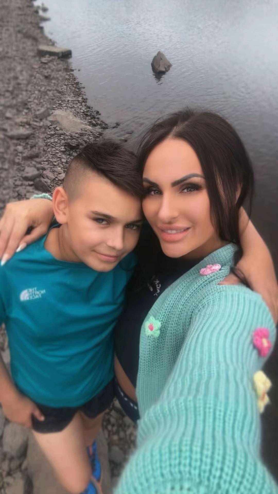 @Kleopatra👑🇱🇹🇬🇧