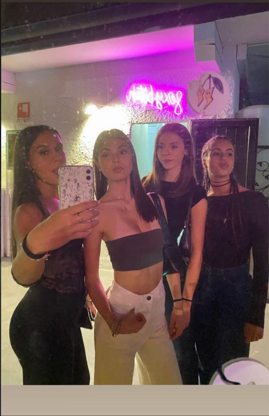 @ele🌟🍸