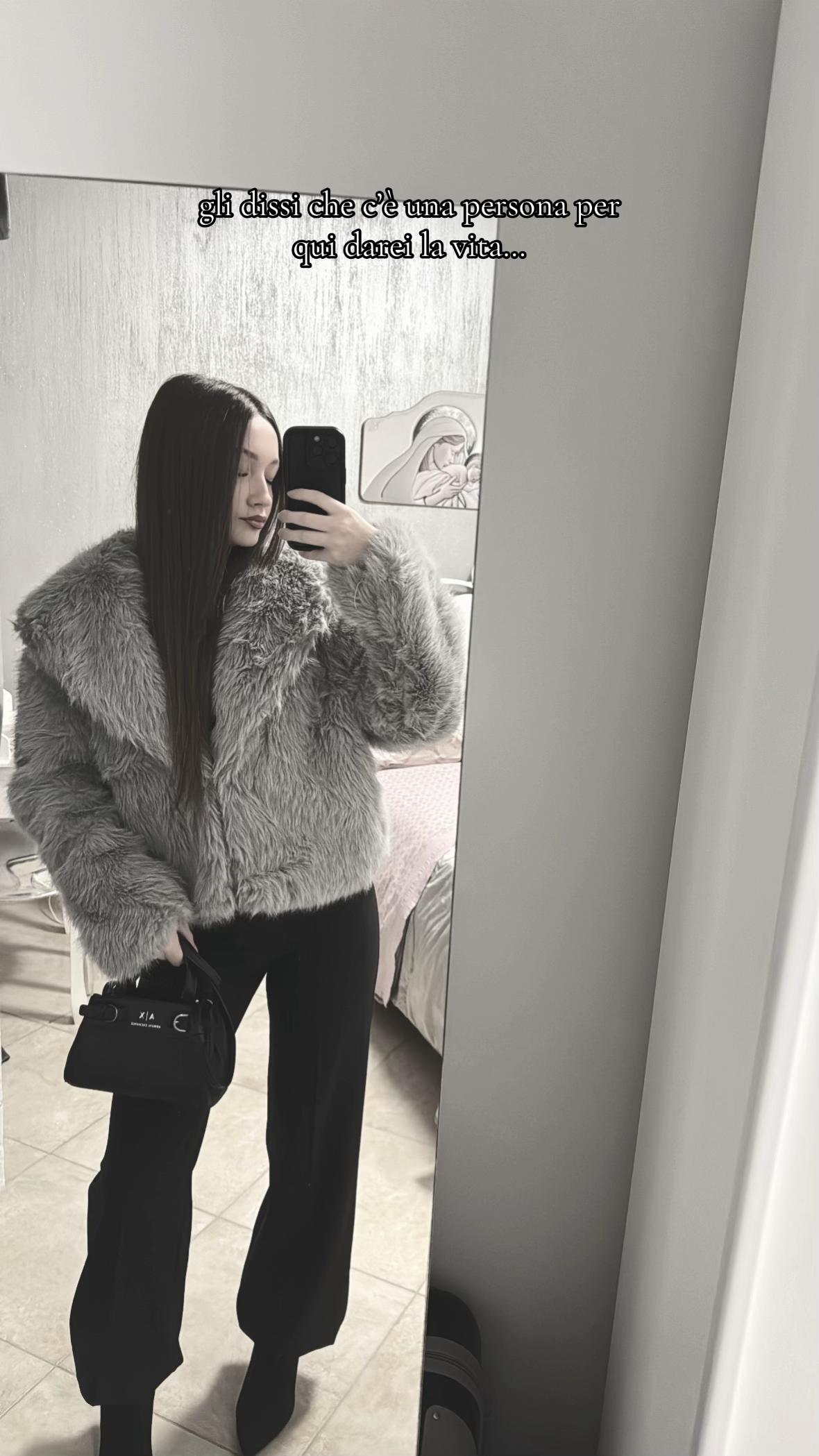 @L A R A🌟