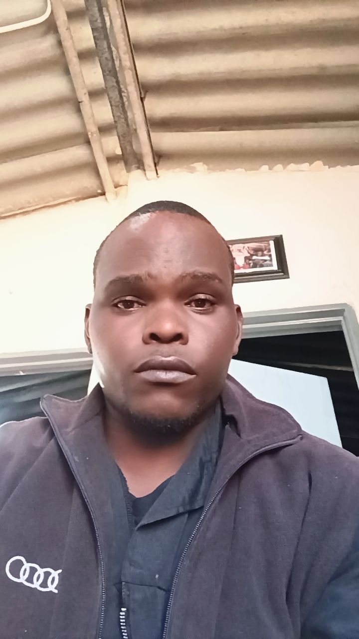 @MahlanguC
