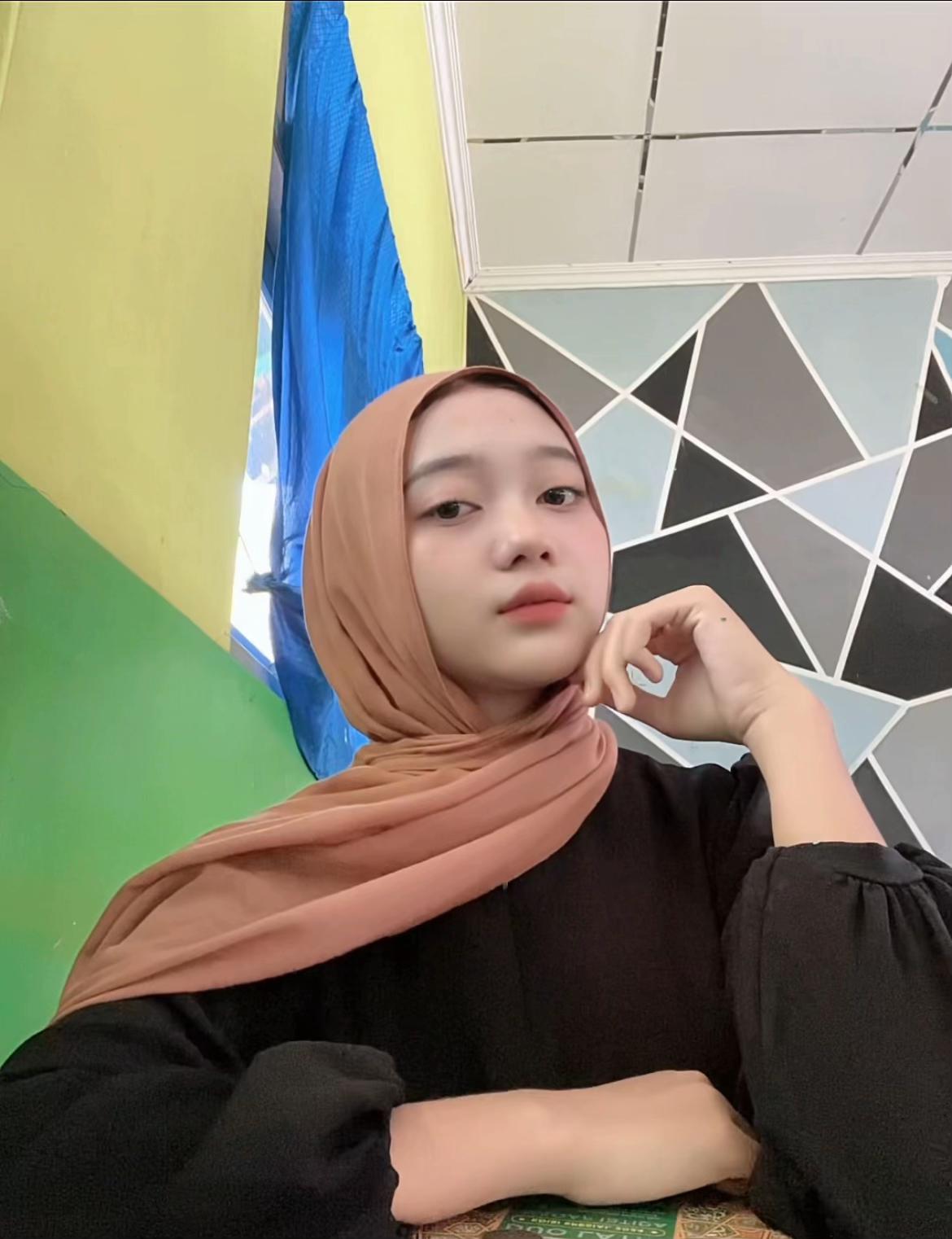 @hi, ini chica