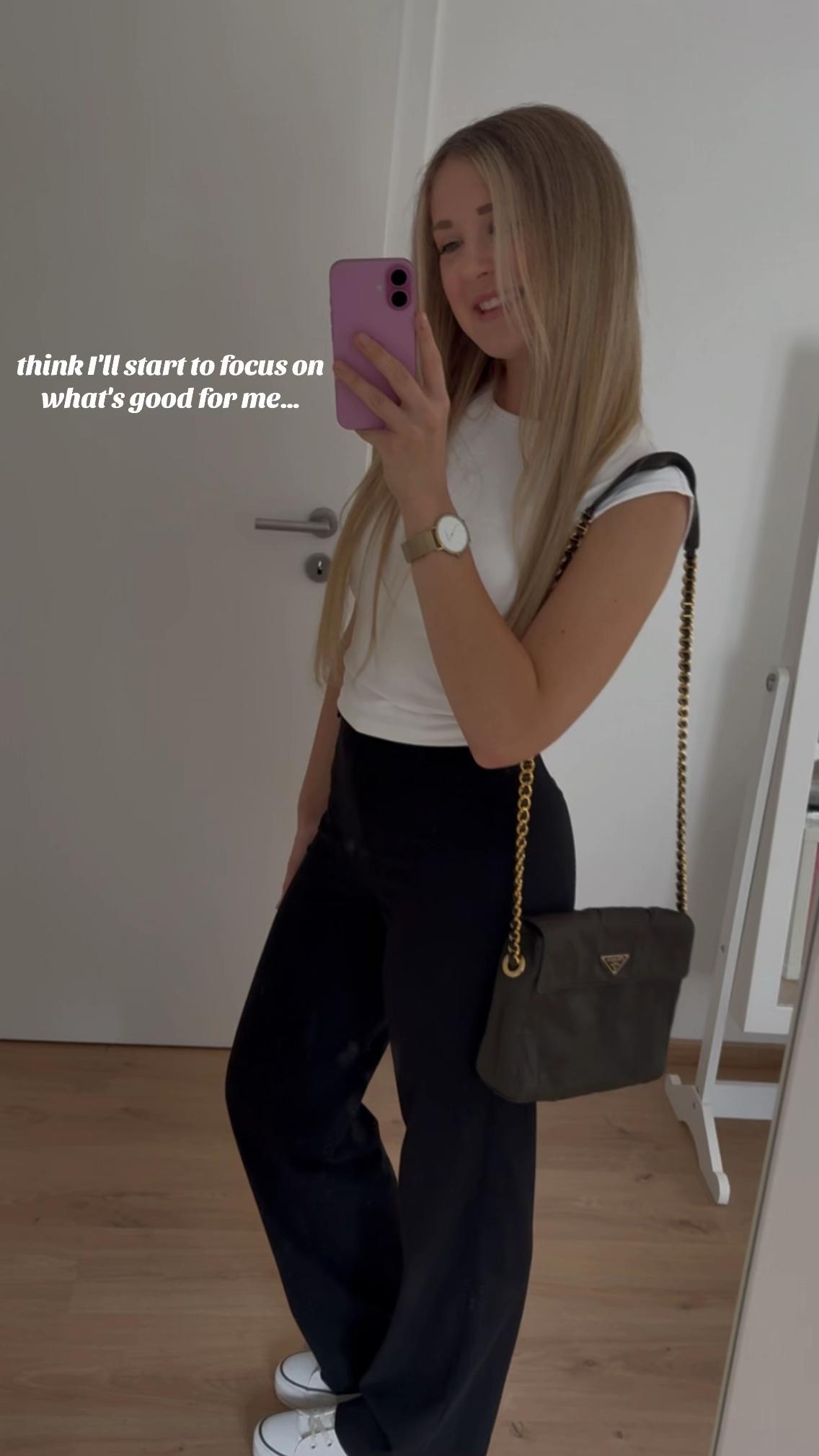 @Luna