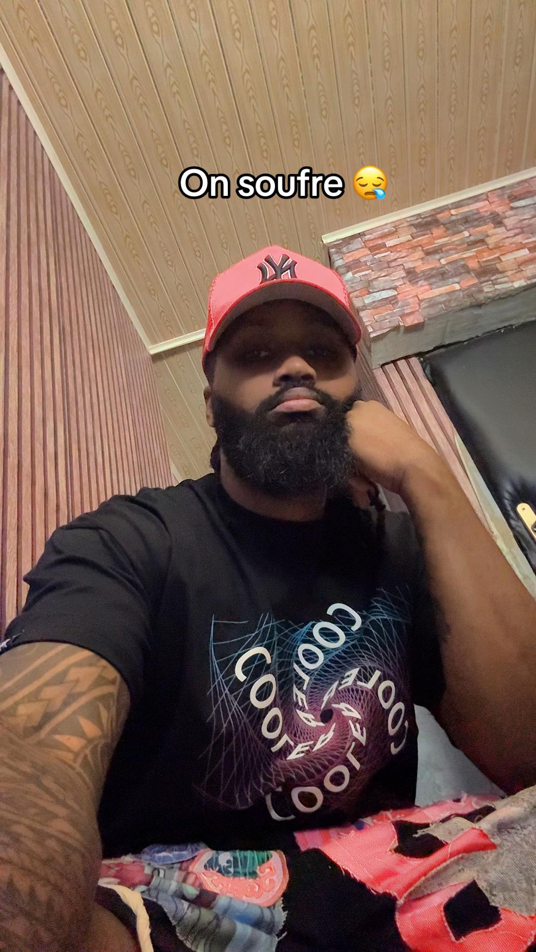 @R&sigma;ƈԋ Aɾƚԋ&upsilon;ɾ on The beat