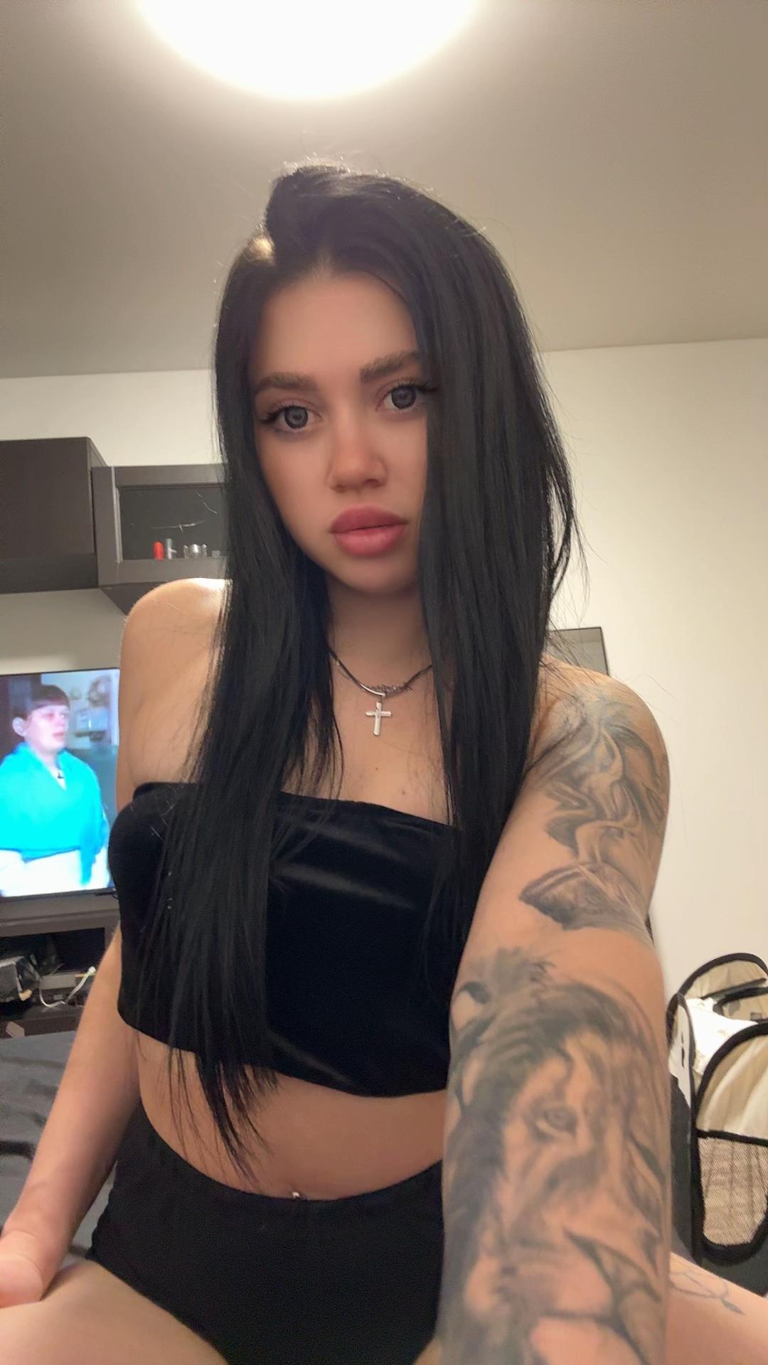 @GLUKHOVA