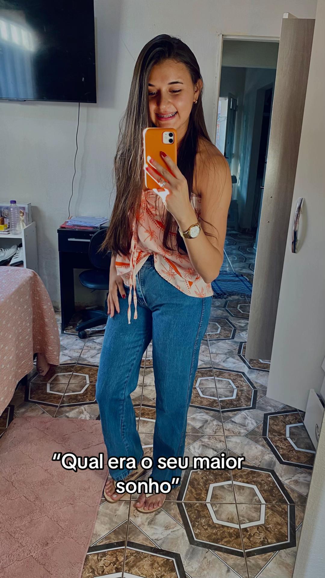 @leticiacard___
