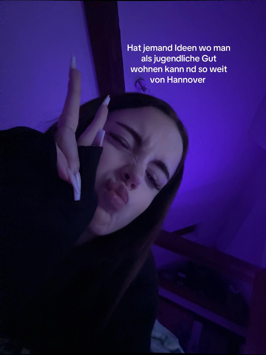 @_444_leonie