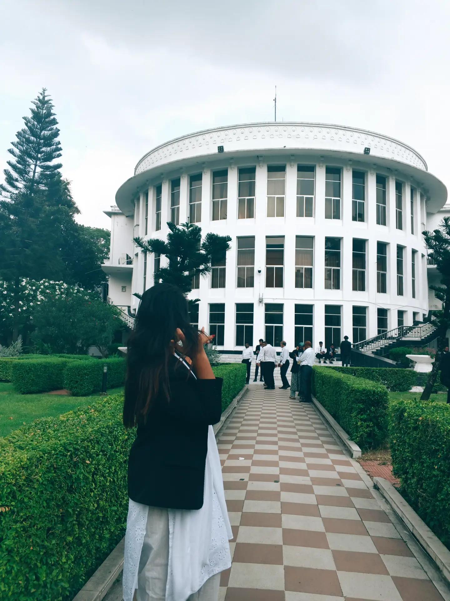 @প্রিয়সিনী:.)⚖️🎓