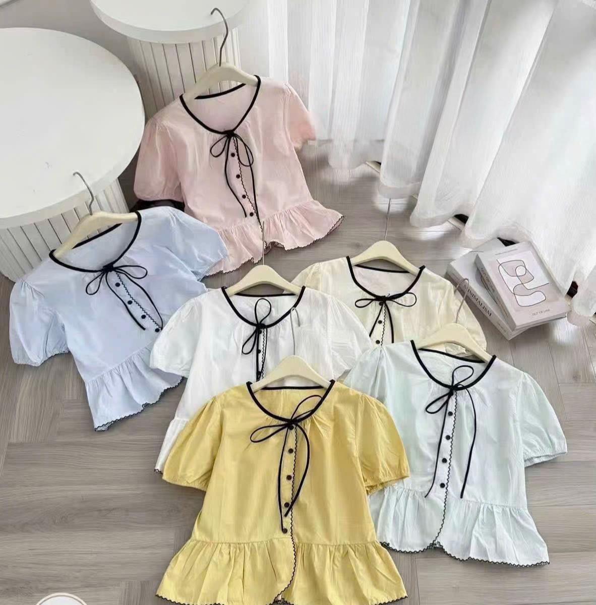 @TIỆM CROPTOP XINH XĨU- EIGHTYK