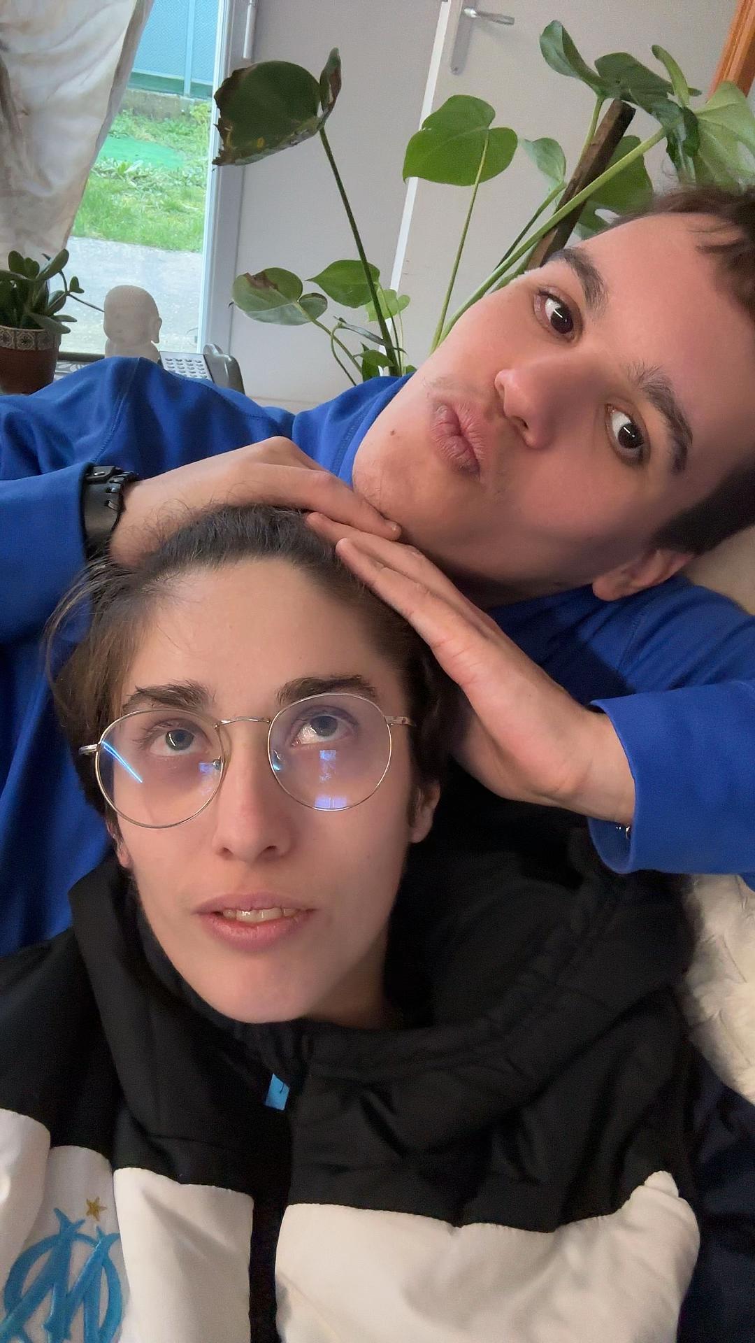 @anais