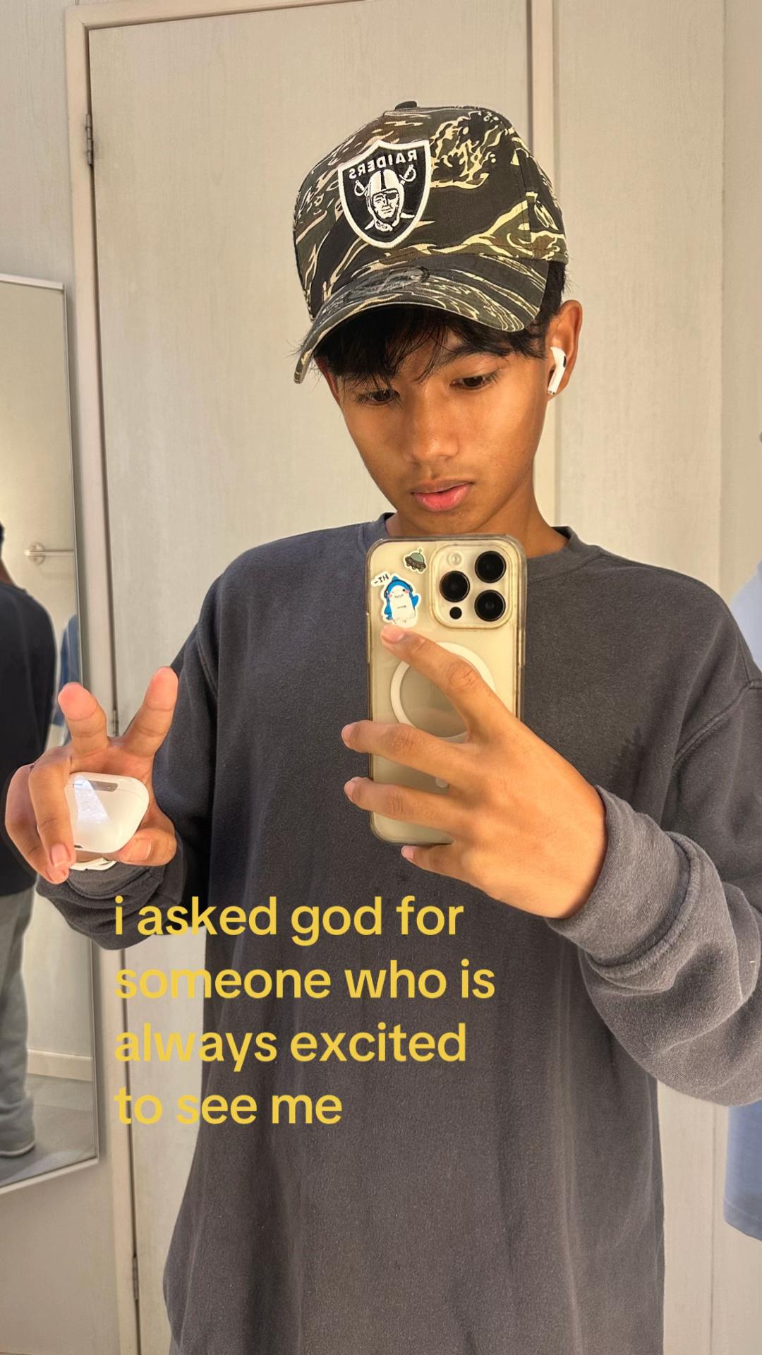 @👻