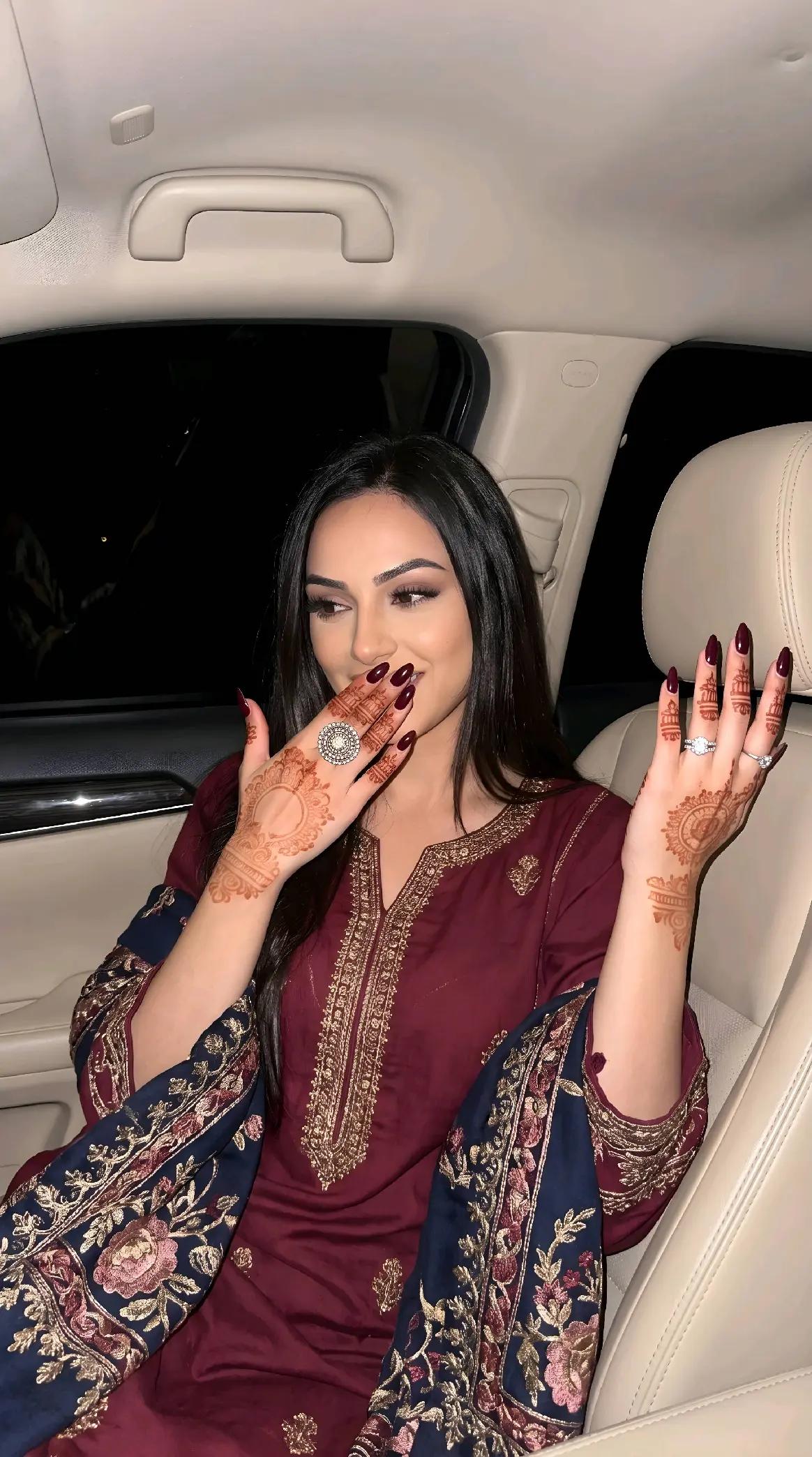 @Ayesha Khan