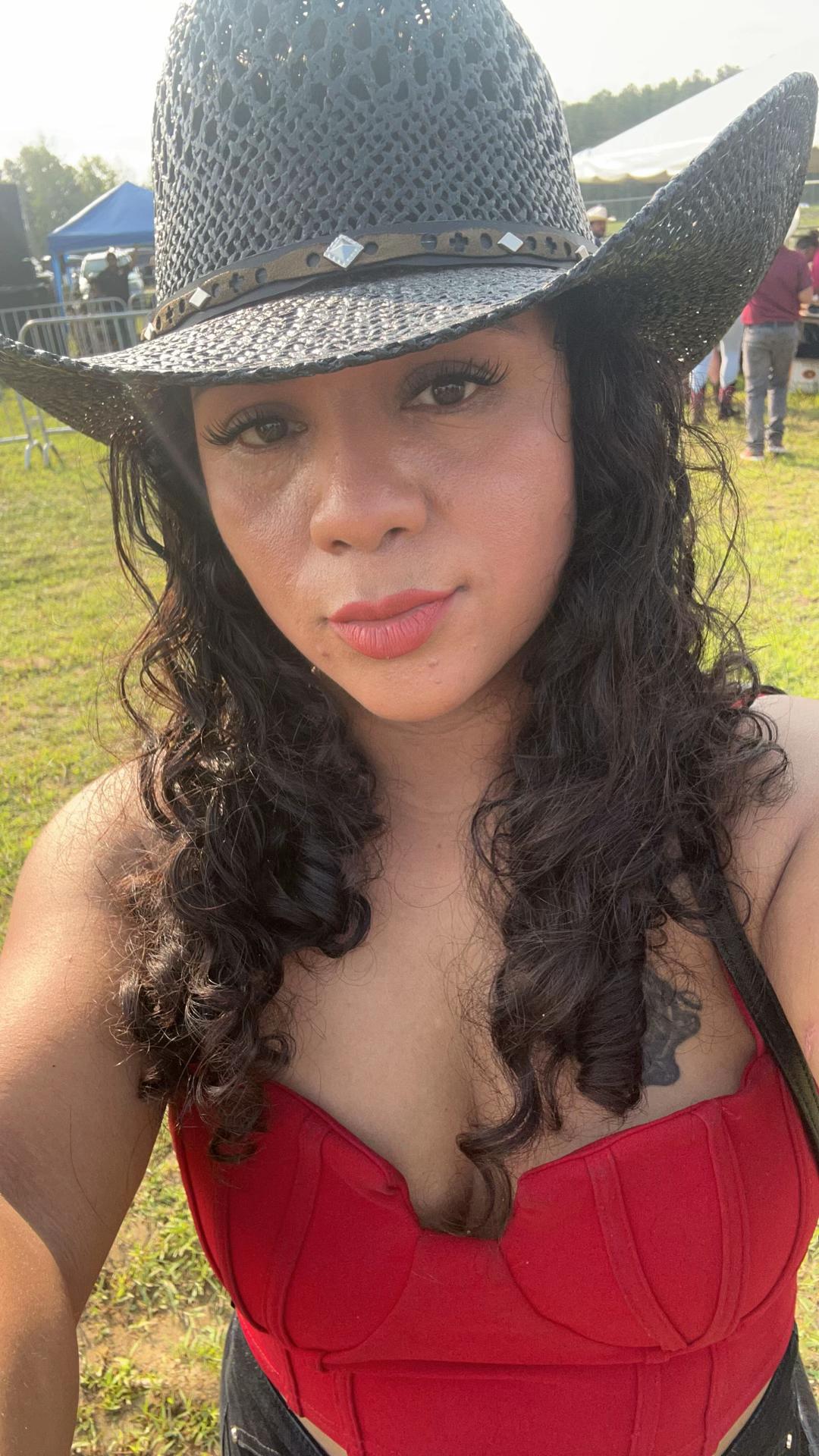 @bella