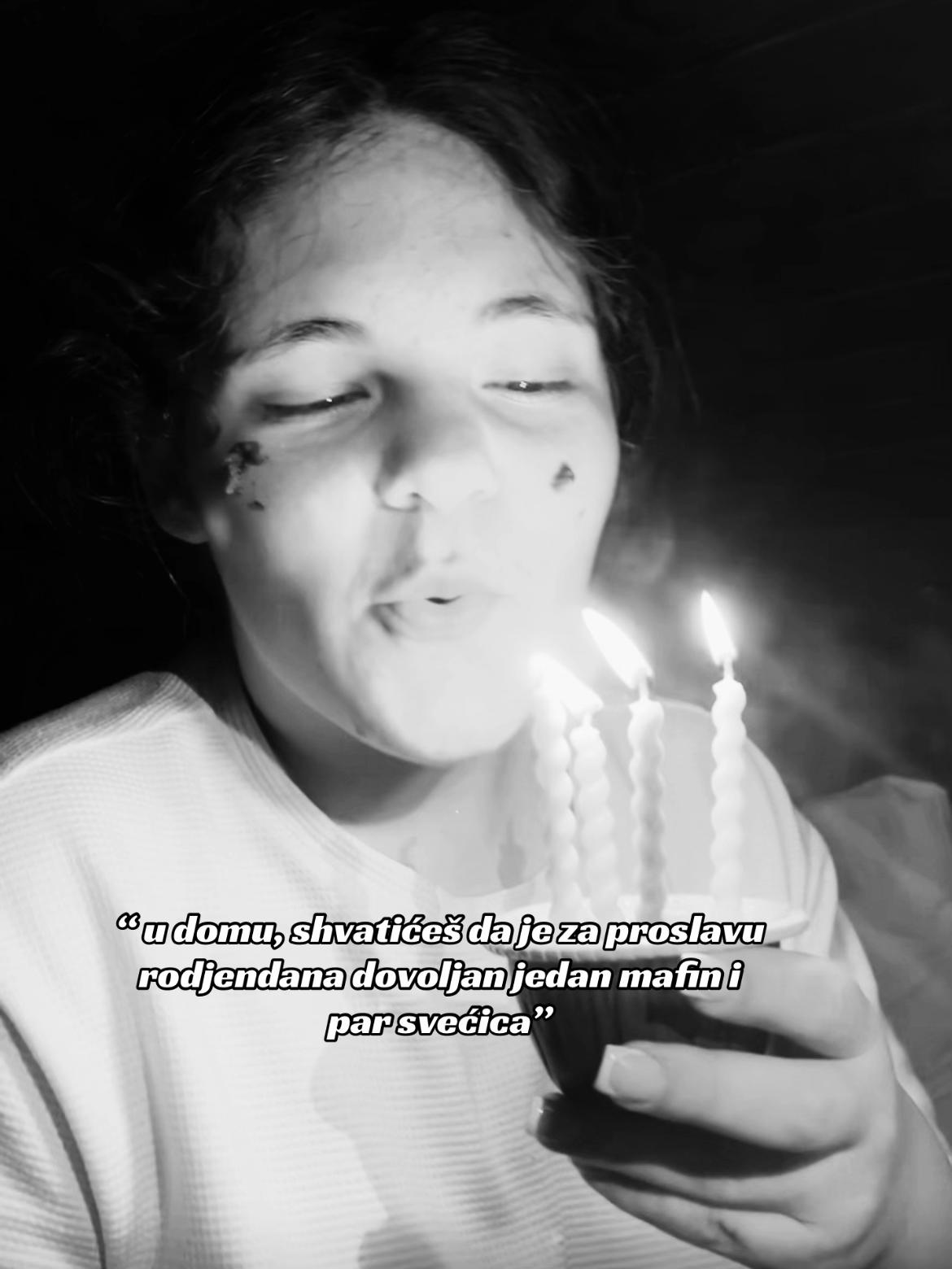 @milica♡