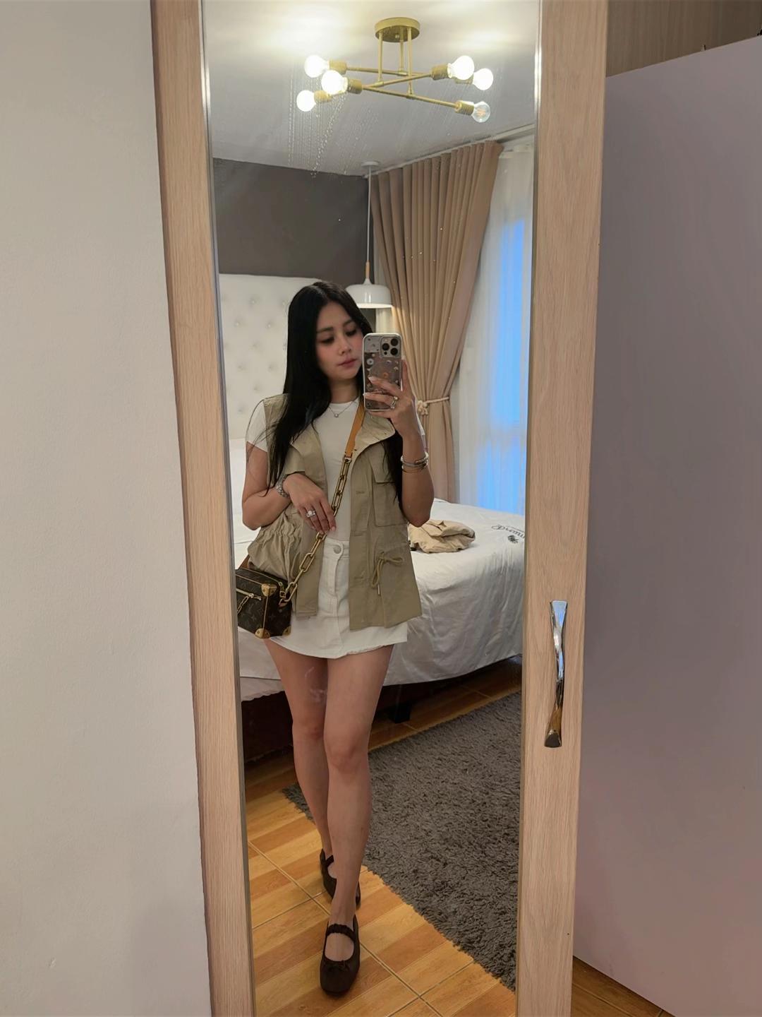 @jjmlldns on IG