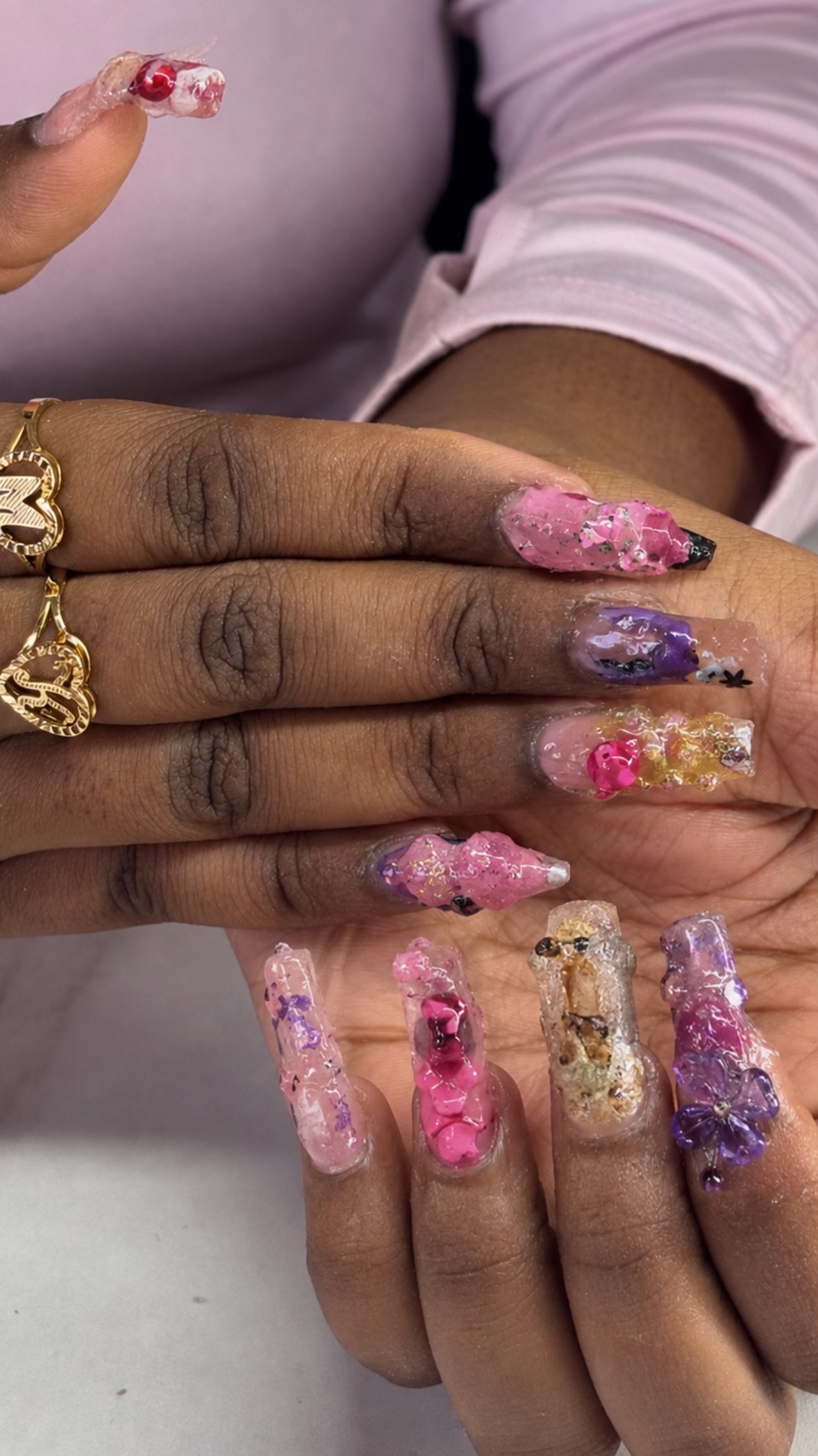 @NailsbyFabiana