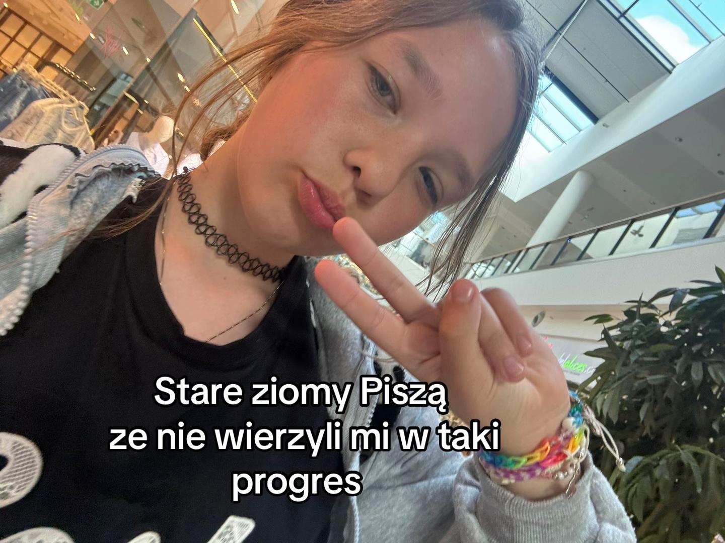 @:3