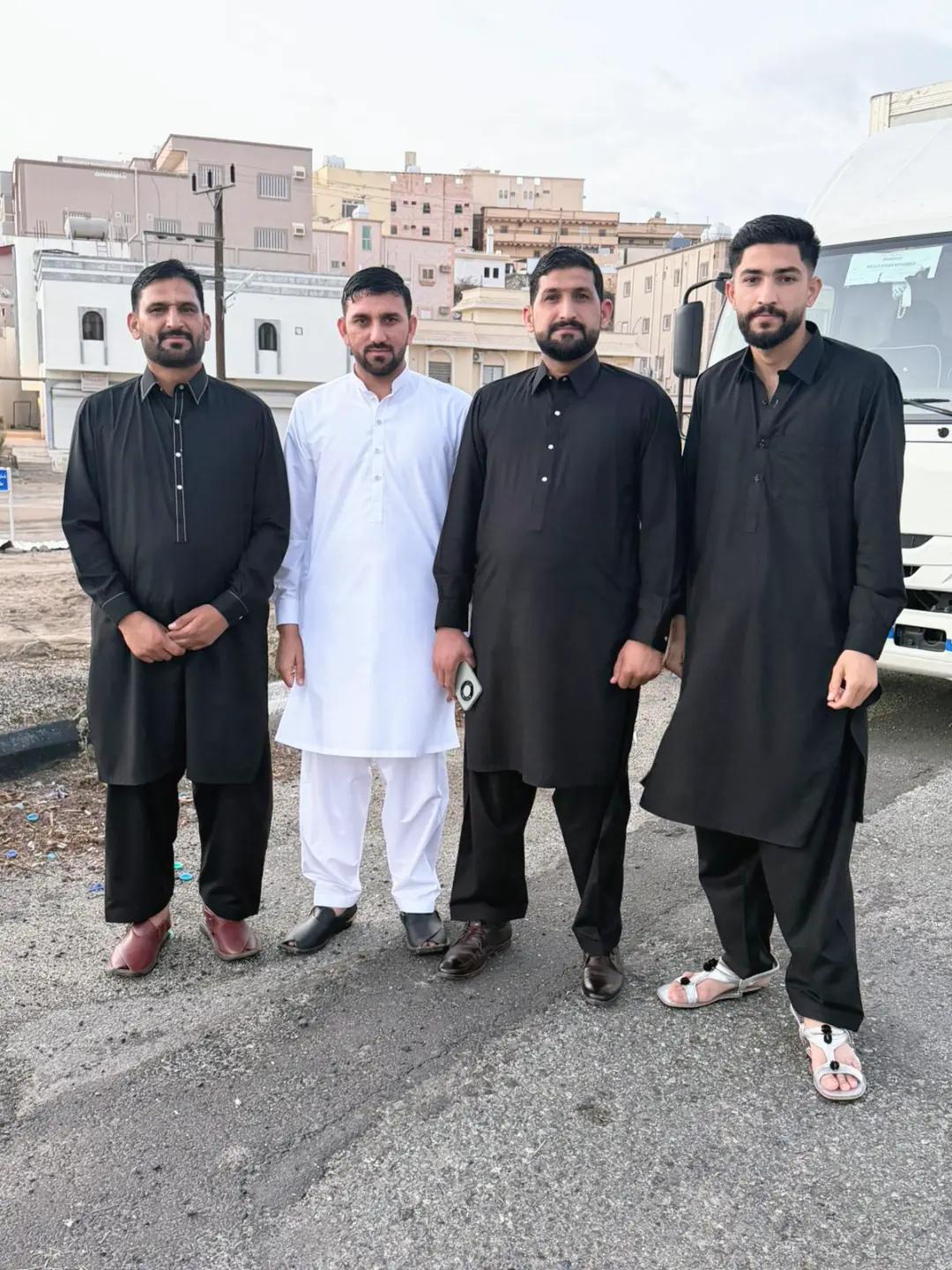 @حسنِین راجہ 🌴