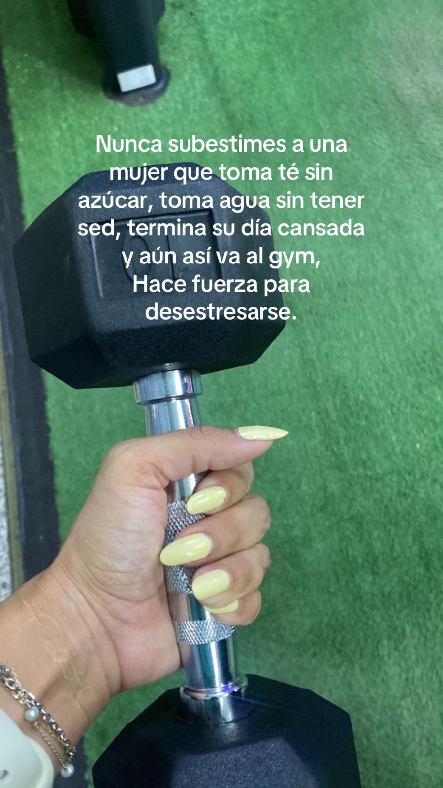 @M A R 🏝️