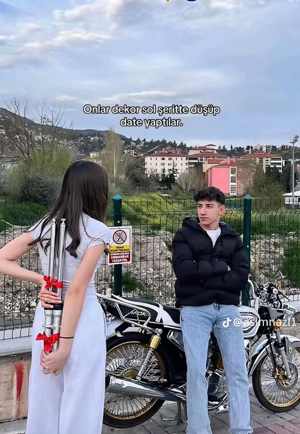 @🐍