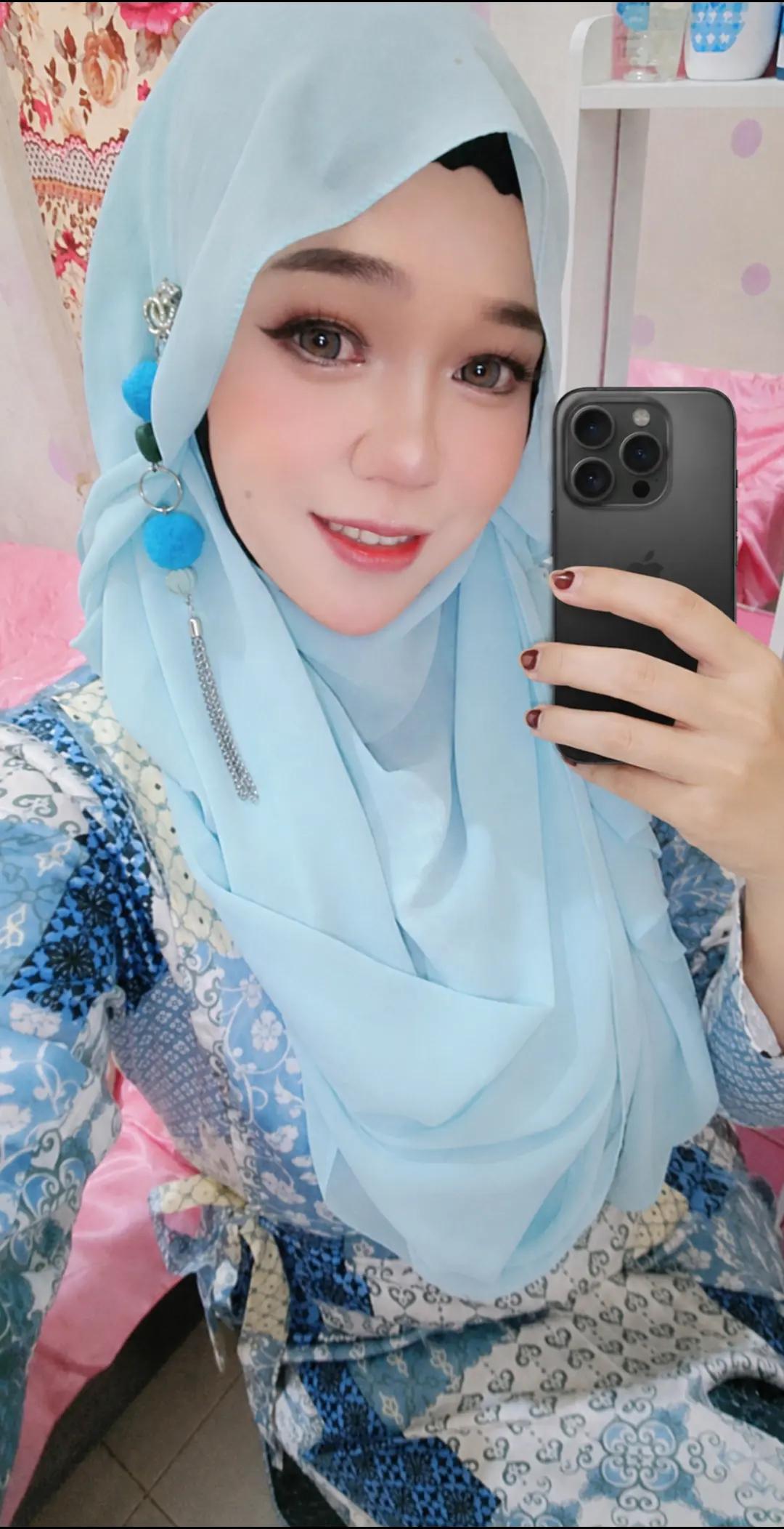 @أنيسة فيتري