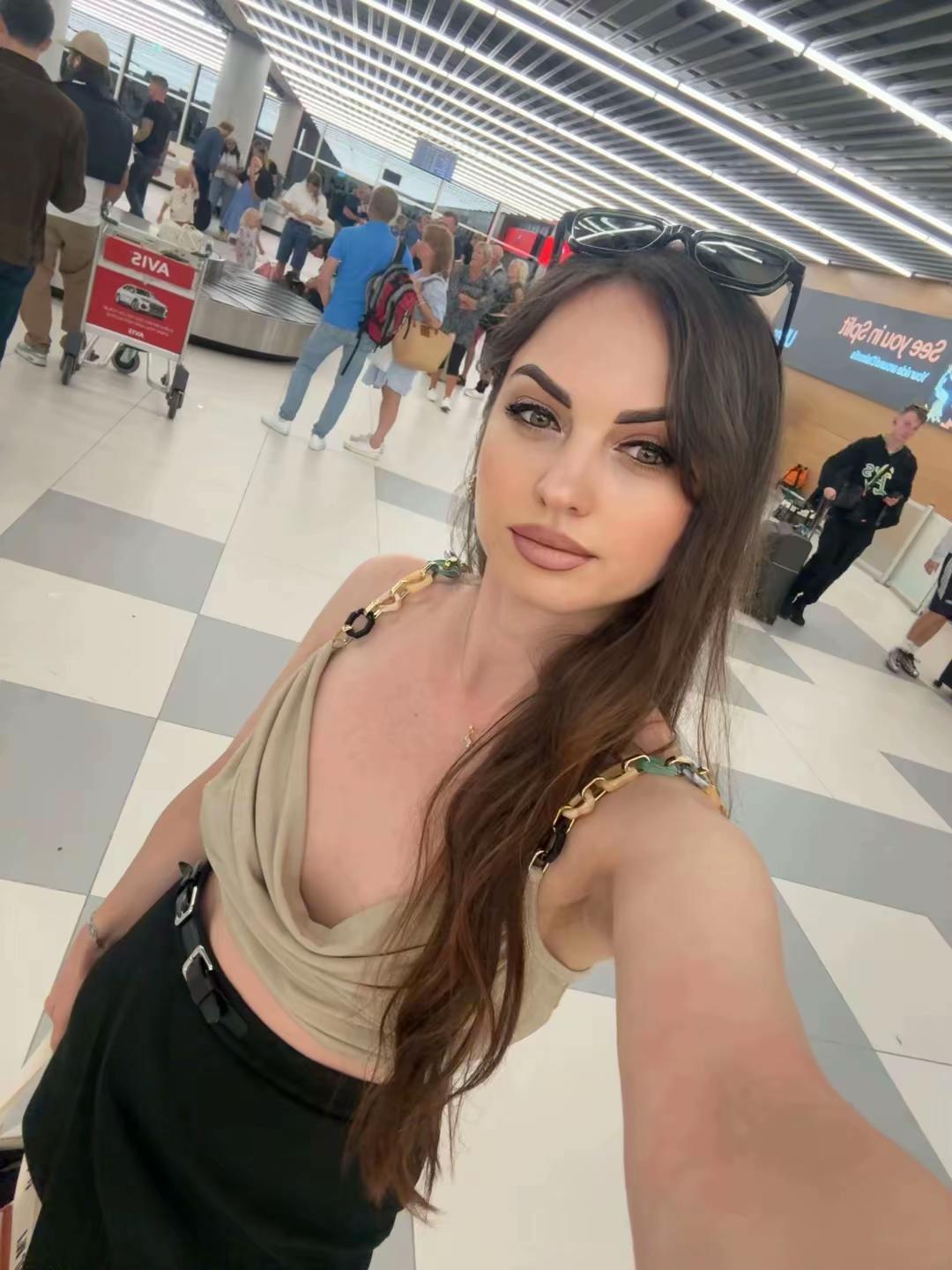 @Alina Elena156