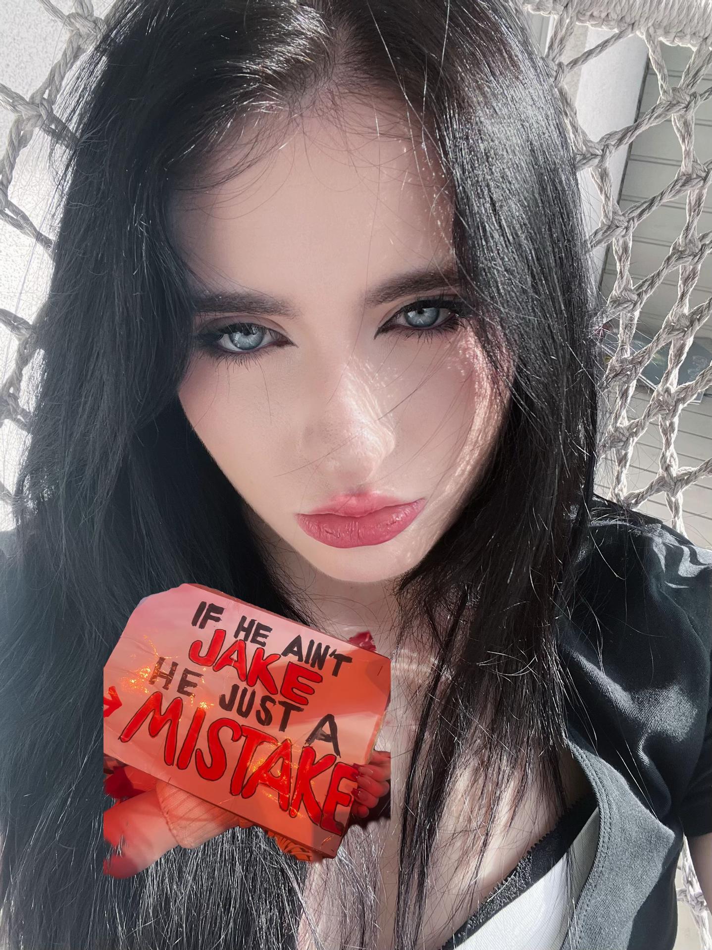 @livingforlola