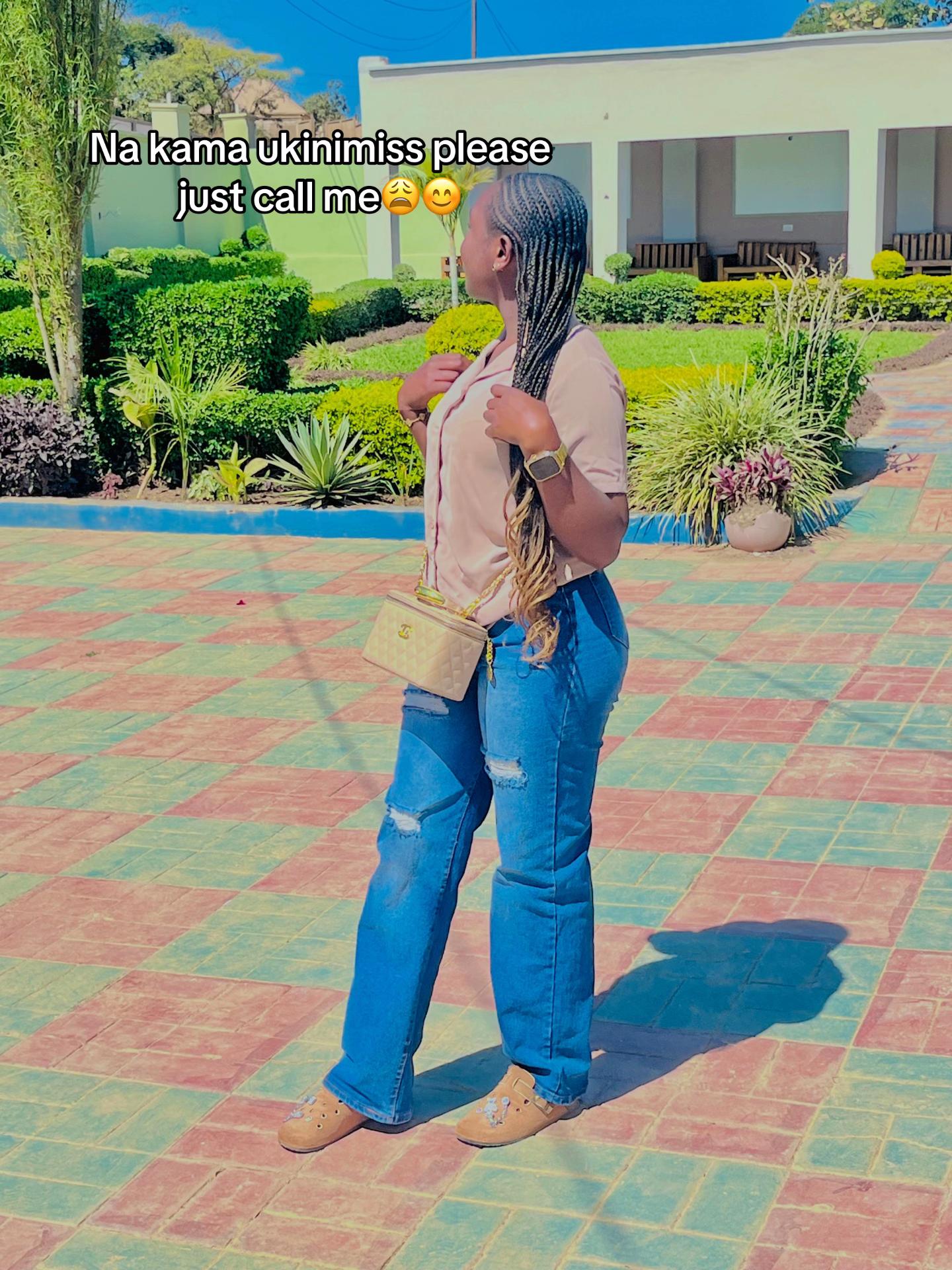 @𝓕𝓮𝔂🌸